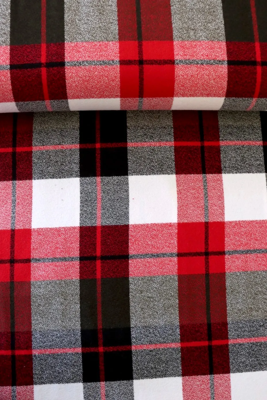 Red/Black/Ivory/Olive Plaid | Mammoth Flannel | Robert Kaufman