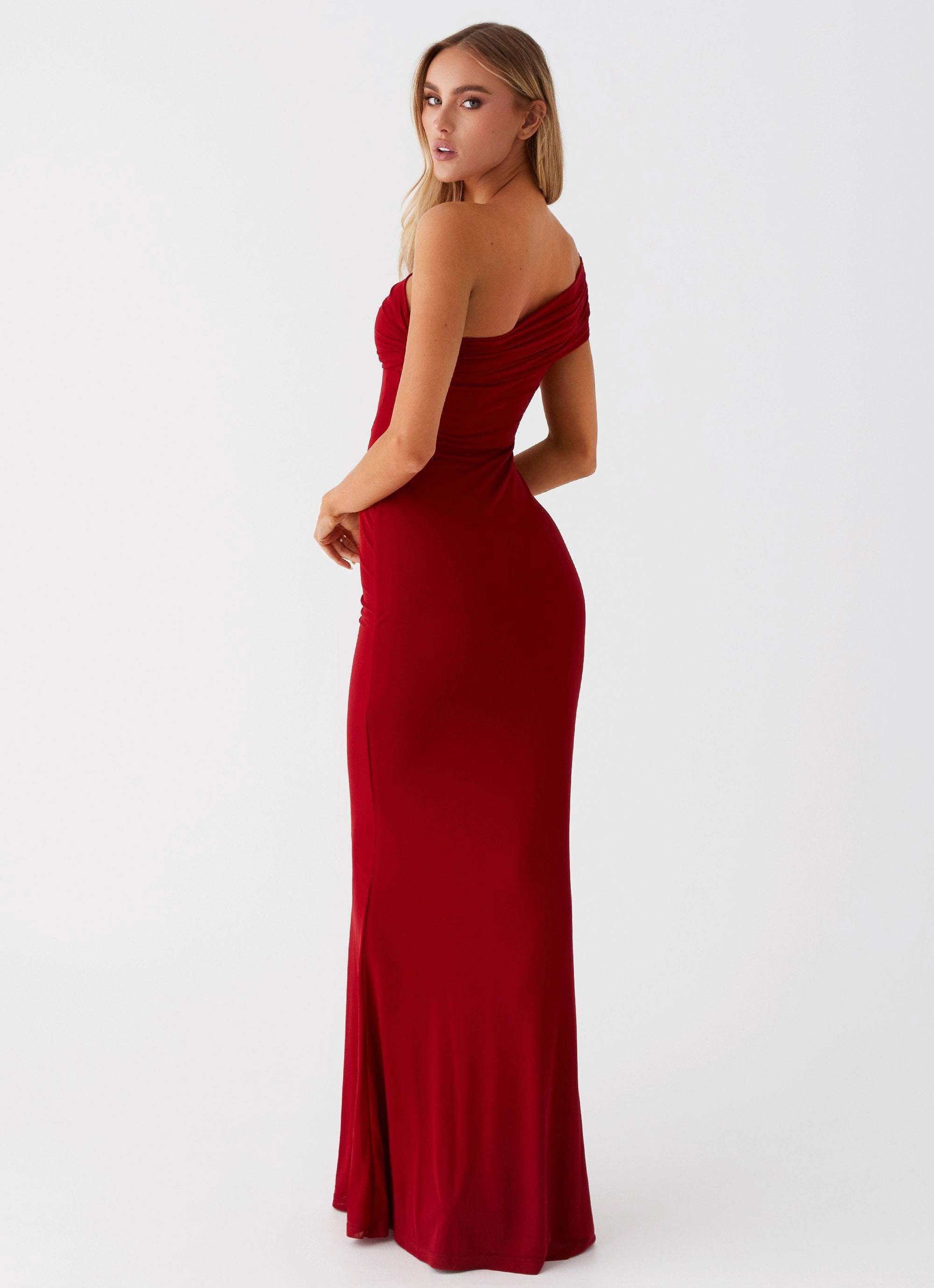 Reine Maxi Dress - Red Vibrant Edge