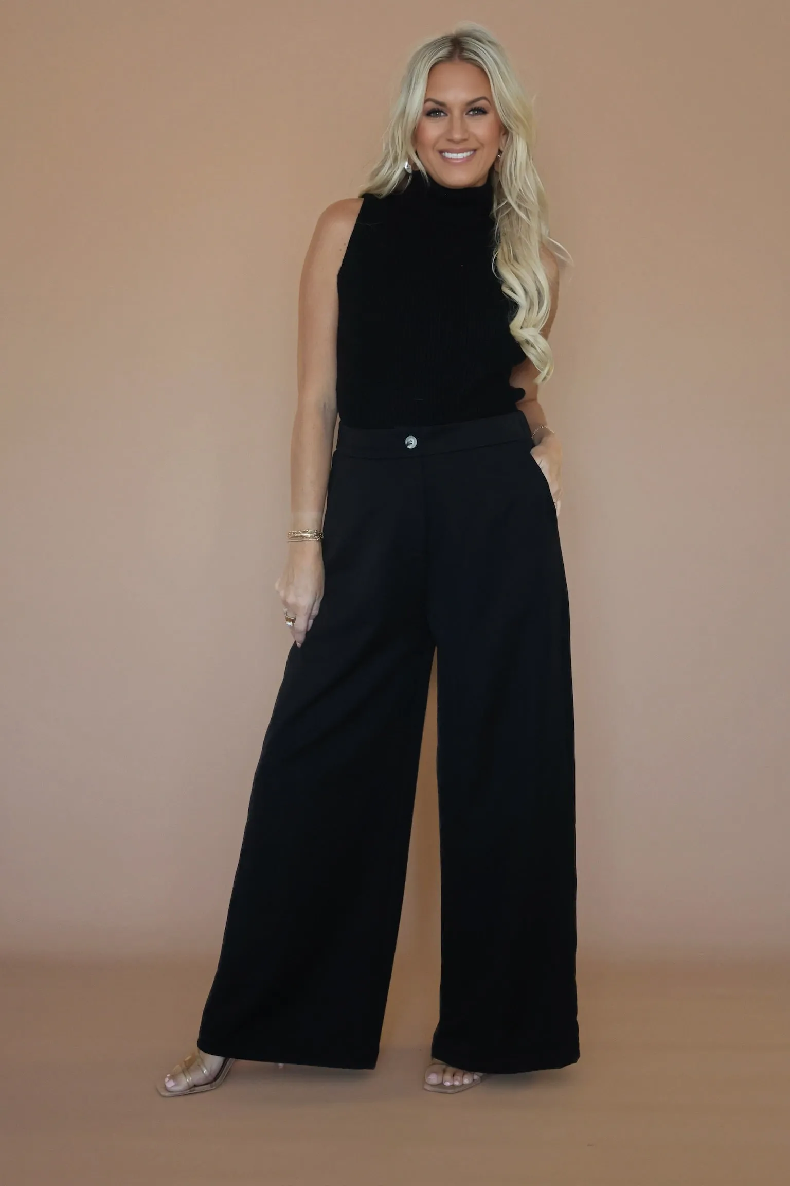 Organic Cotton Blend Sleek lines Sabrina Pant - Black