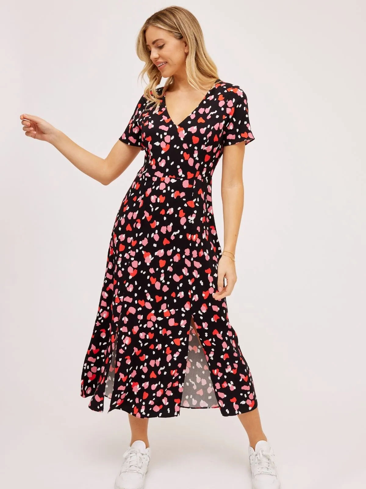 Chilly Wear Winnie V Neck Midi Dress / Abstract Heart