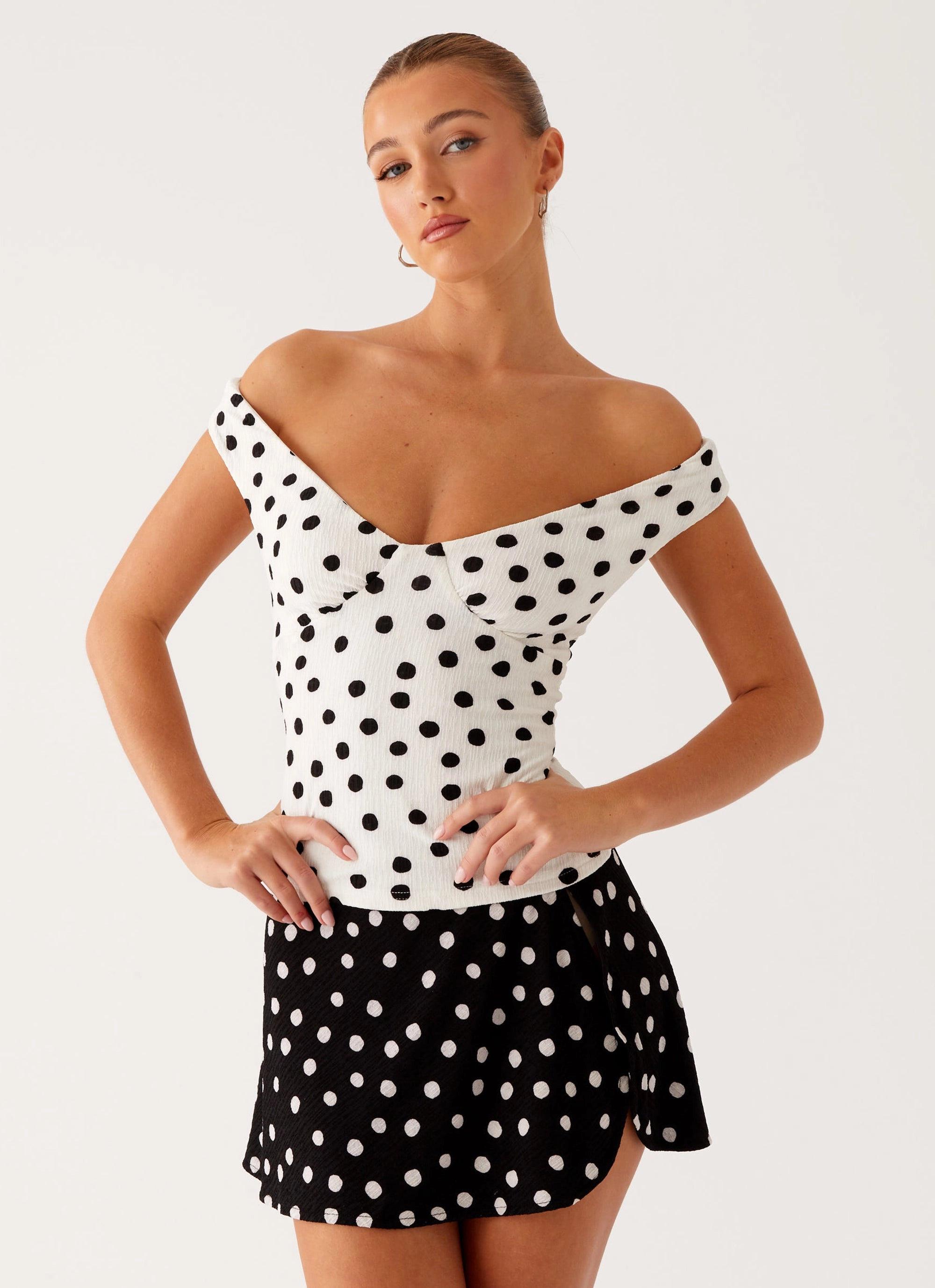 Everyday Comfort Fit Soft Inner Lining Rylie Top - White Polka Dot