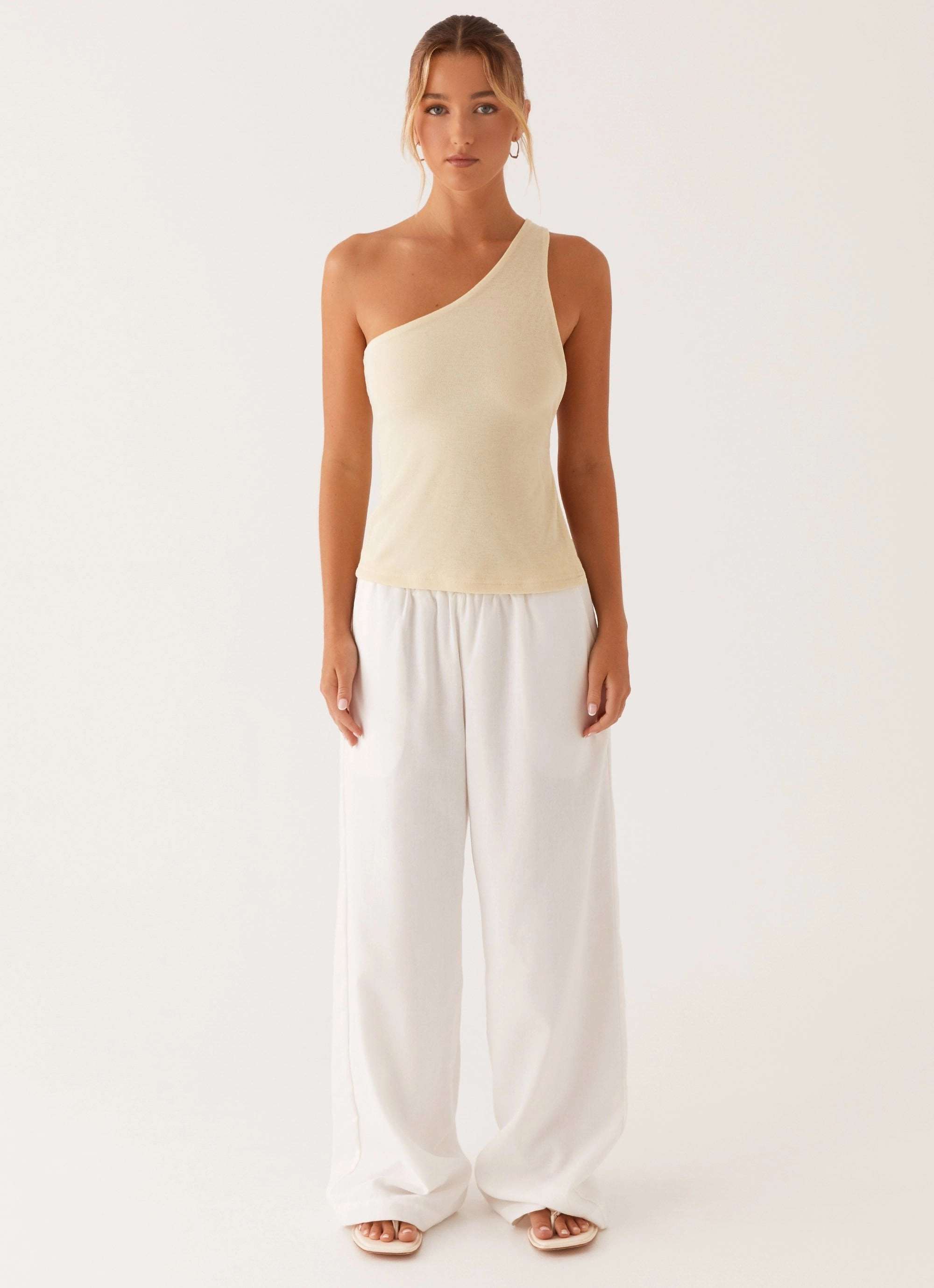 Comfy Style WrinkleResistant Fabric Safiya One Shoulder Top - Yellow