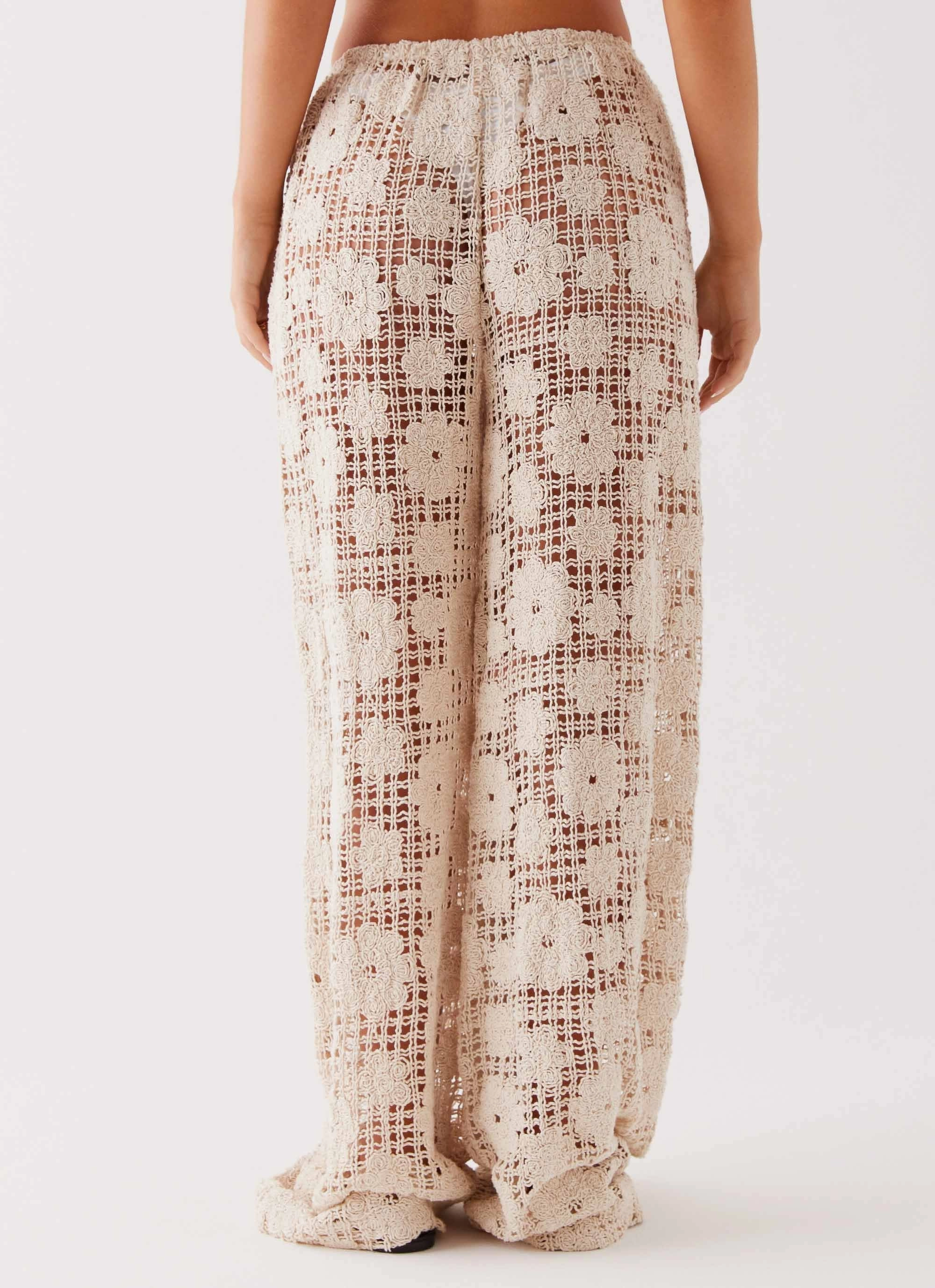 Breathable wear Snug Waist Shell Beach Crochet Pants - Ivory