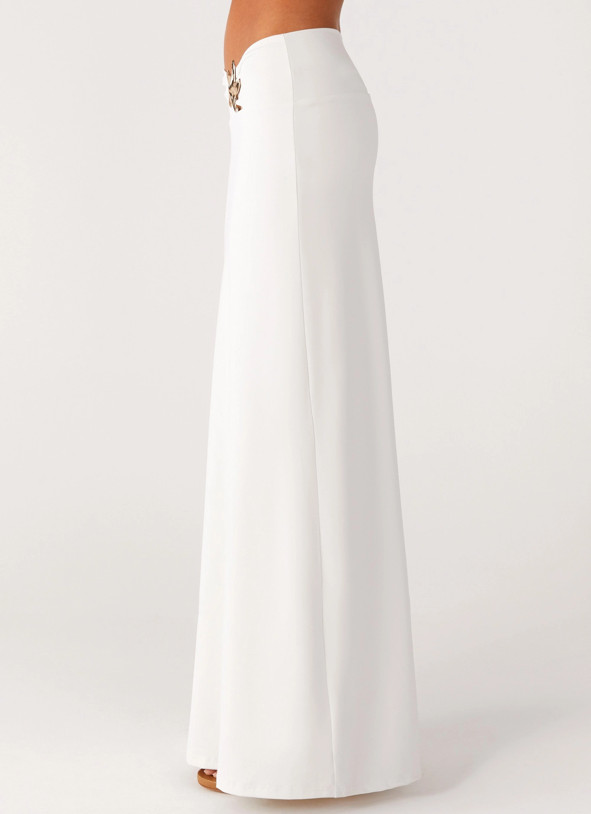 CompressionSupport Shoreline Glow Maxi Skirt - Off White
