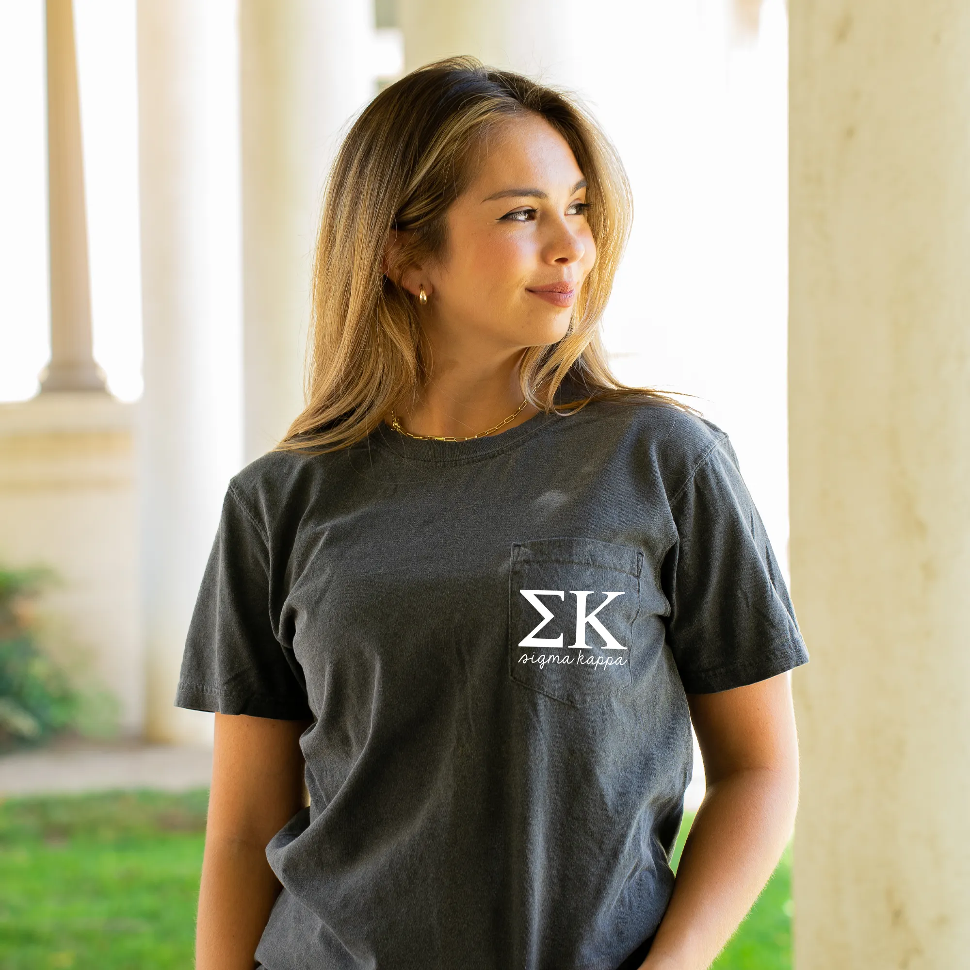 Sigma Kappa Script Letters Pocket T-Shirt - Grey