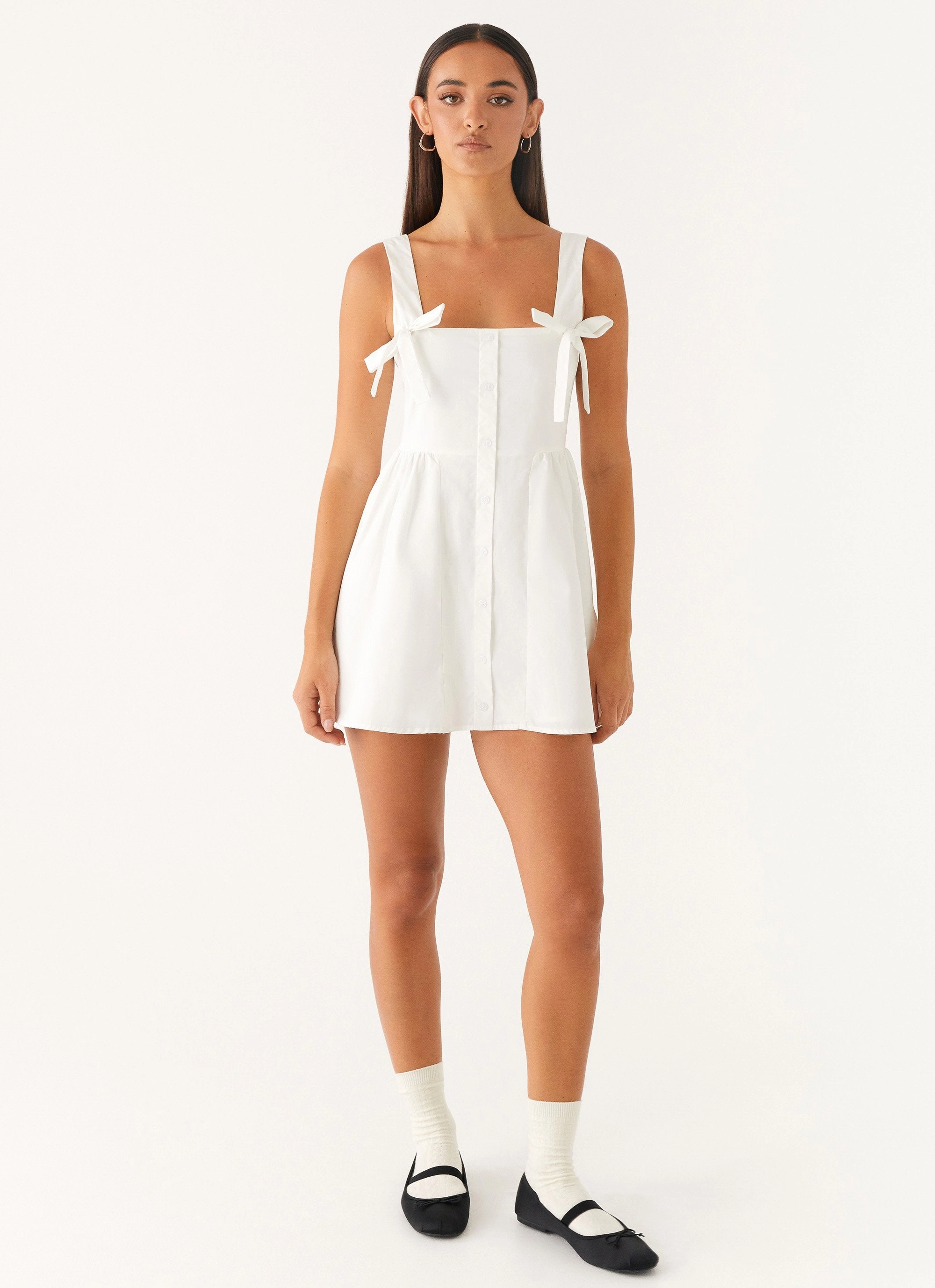 Relax Motion Fashion-Forward Unconditional Mini Dress - White