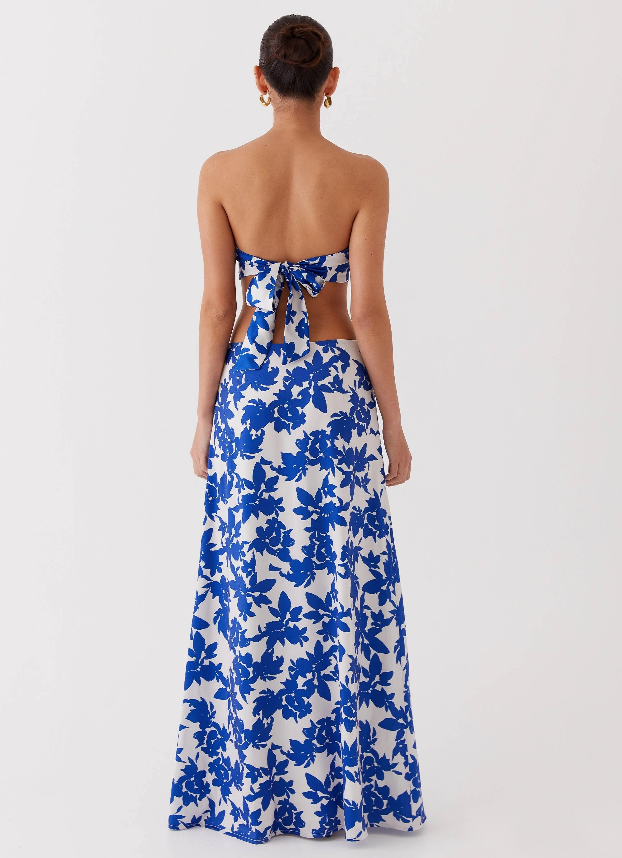 Elegant Look Sky Gaze Twist Top - Blue Floral