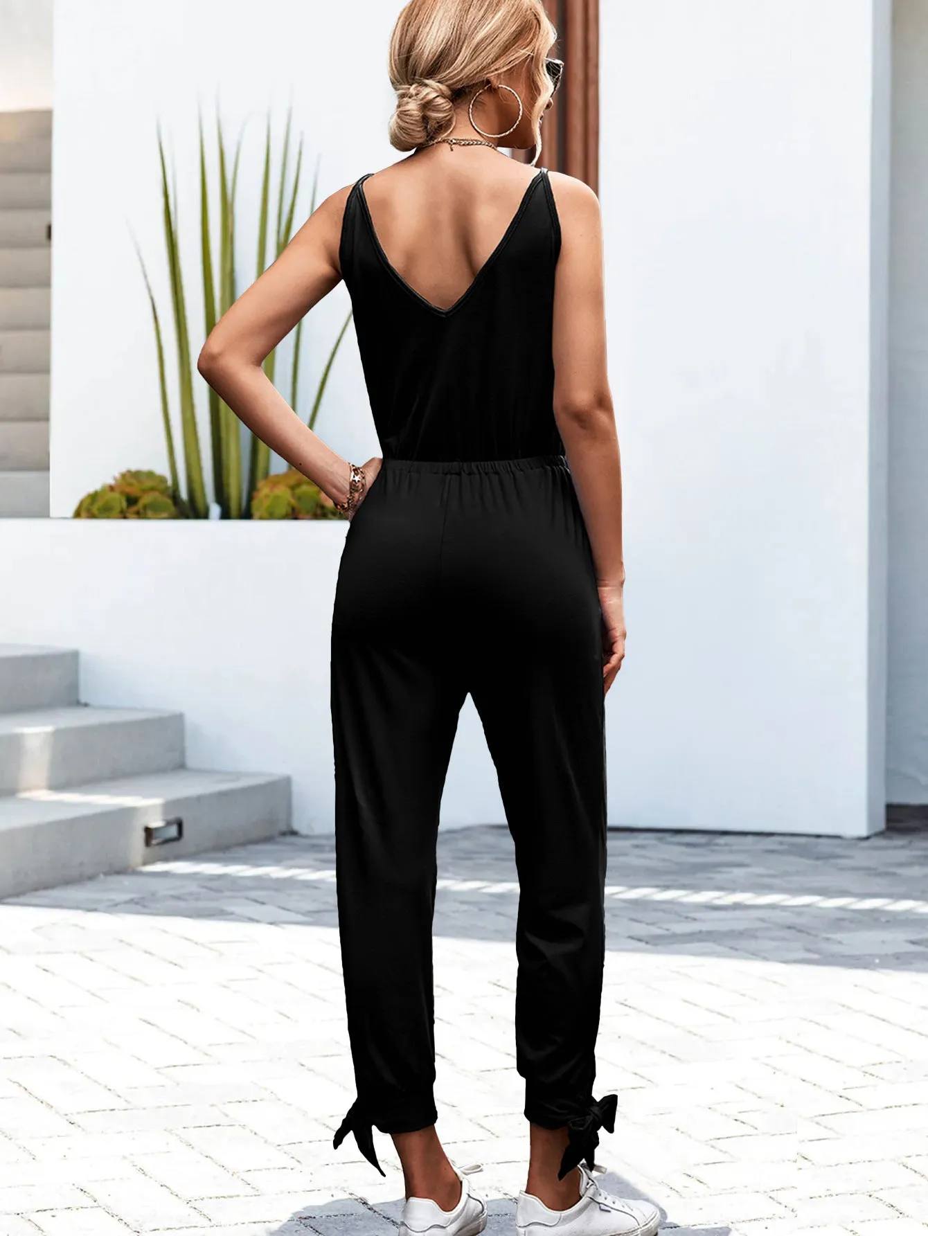 Sleeveless V Neck Breathable Fabric Jumpsuits