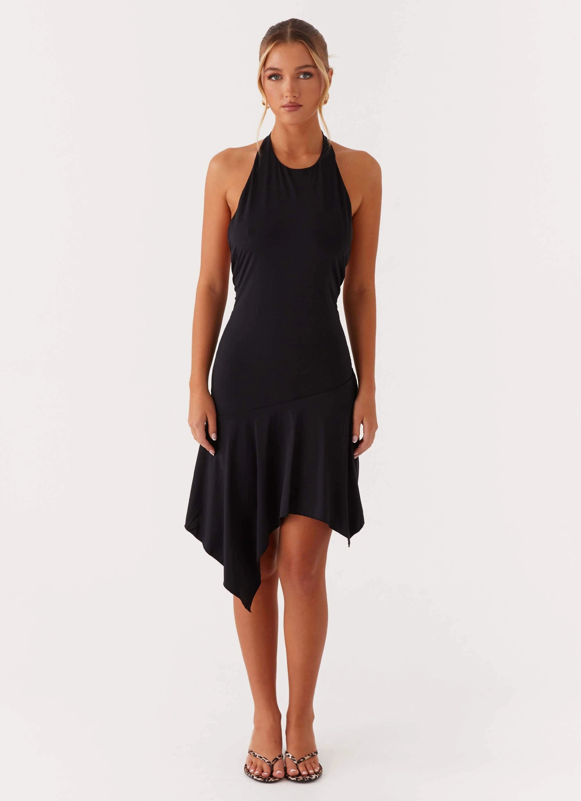 Timeless fitted silhouette Pop Texture Lilyana Low Back Halter Midi Dress - Black