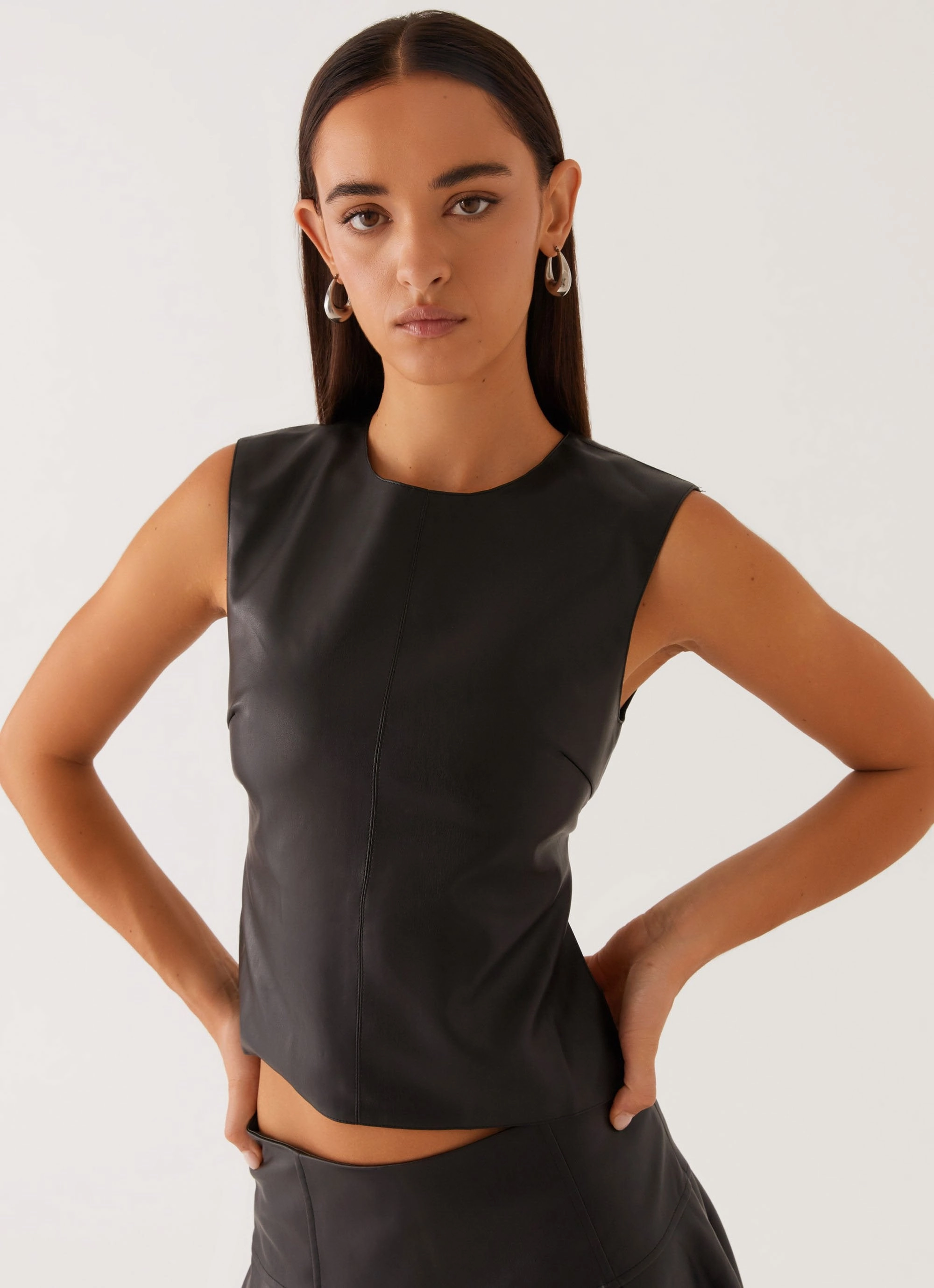 Fray Resistant Edges Paola Tank Top - Black
