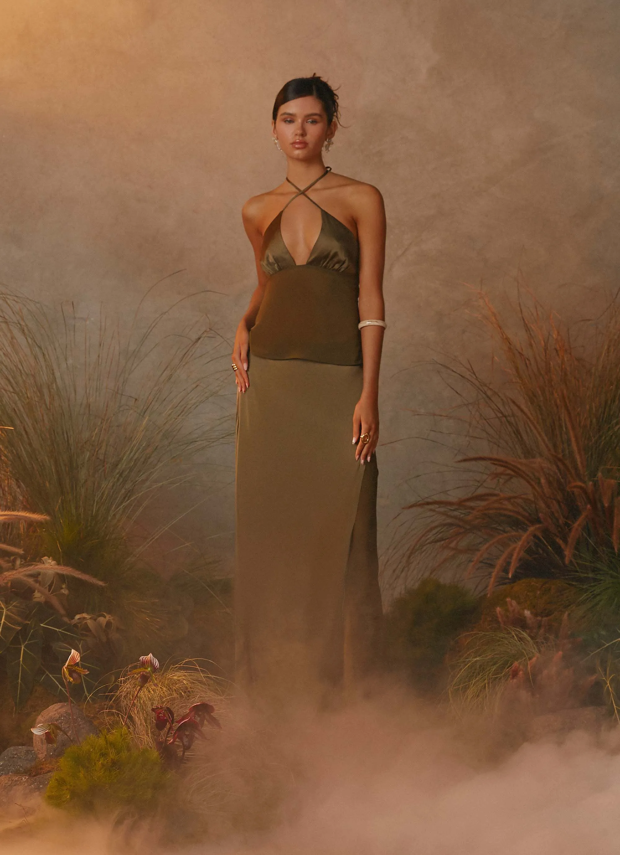 Non Restrictive Fit Simple Pullover Ellyse Top - Khaki