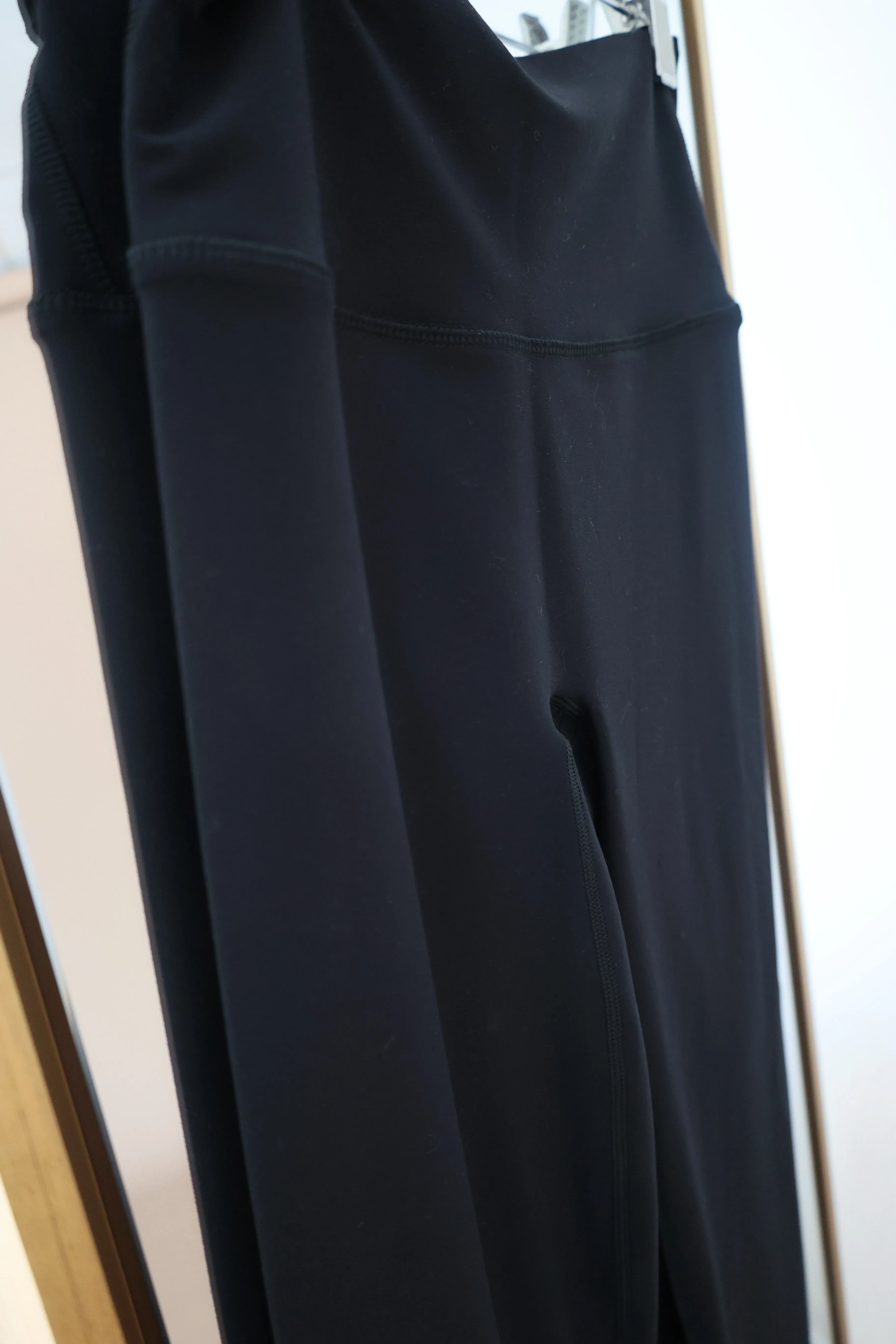 SPANXsmooth Onform Leggings Modern Waist Bootcut shape