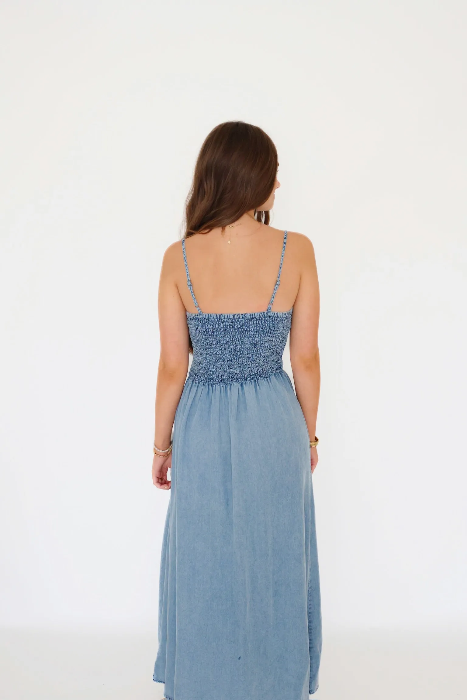Elegant Flow Sleek Wear Bayside Chambray Midi Dress