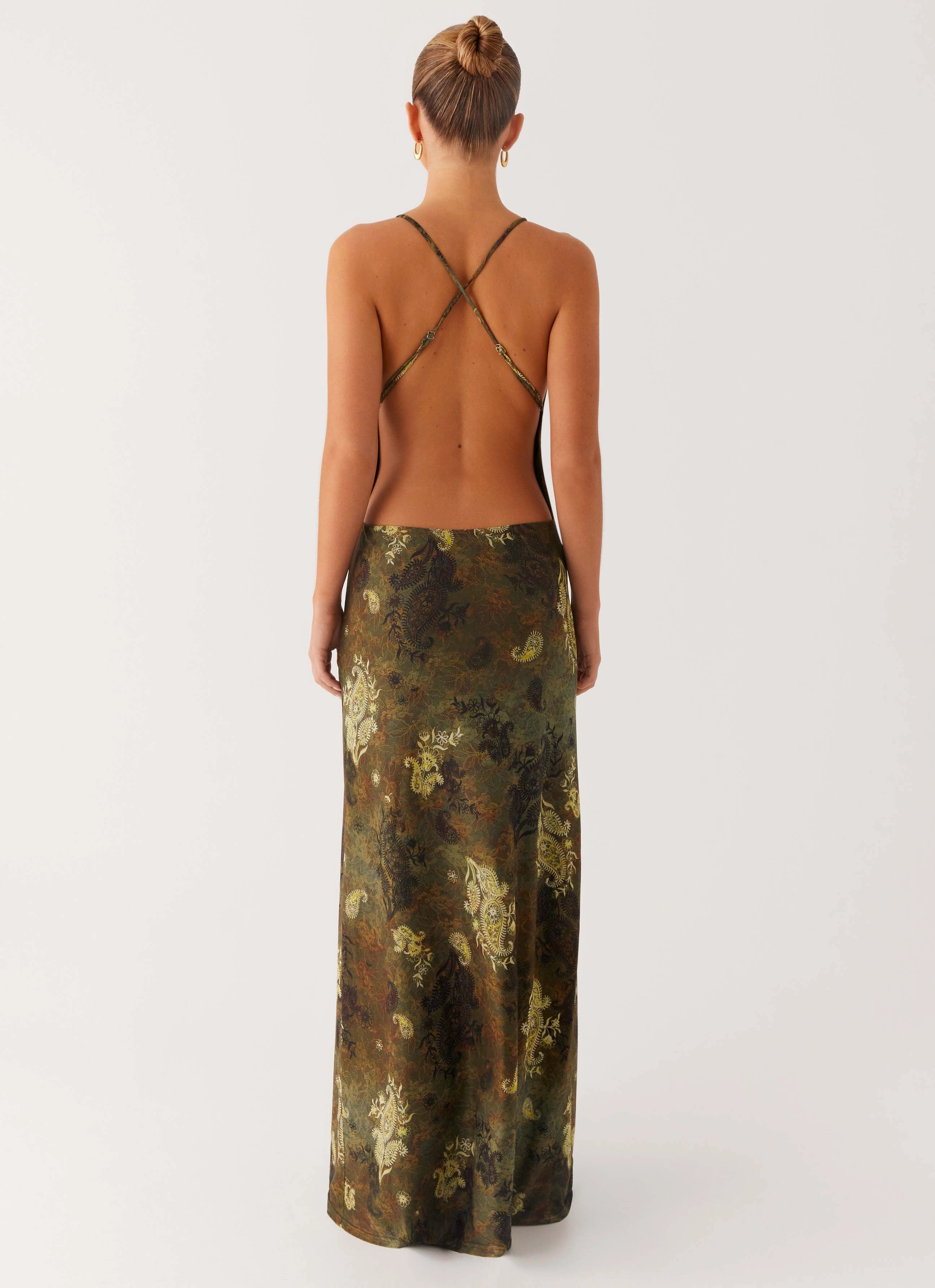 Casual and Stylish Textured Layers Star Fields Maxi Dress - Cyber Floral