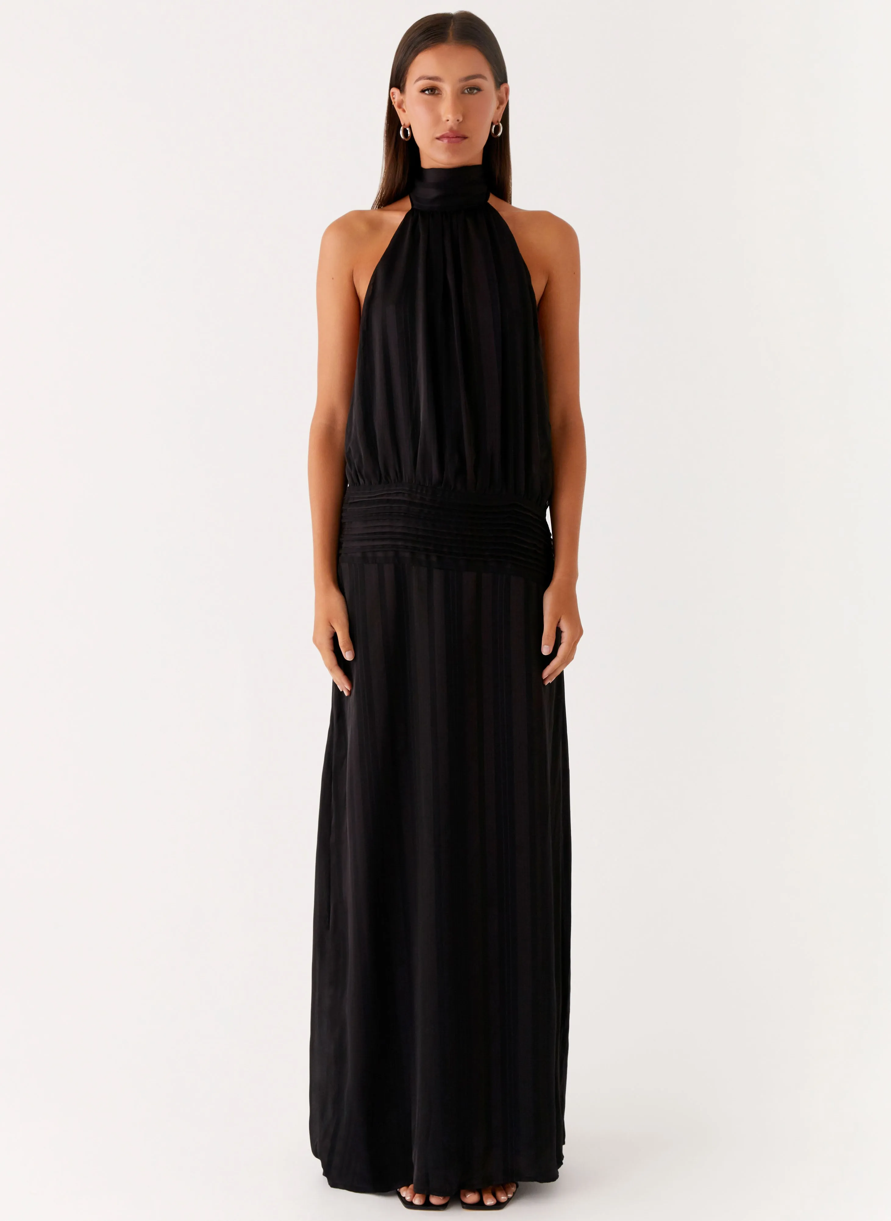 Soft touch evening dress Sophisticated Waist Willow Maxi Dress - Black