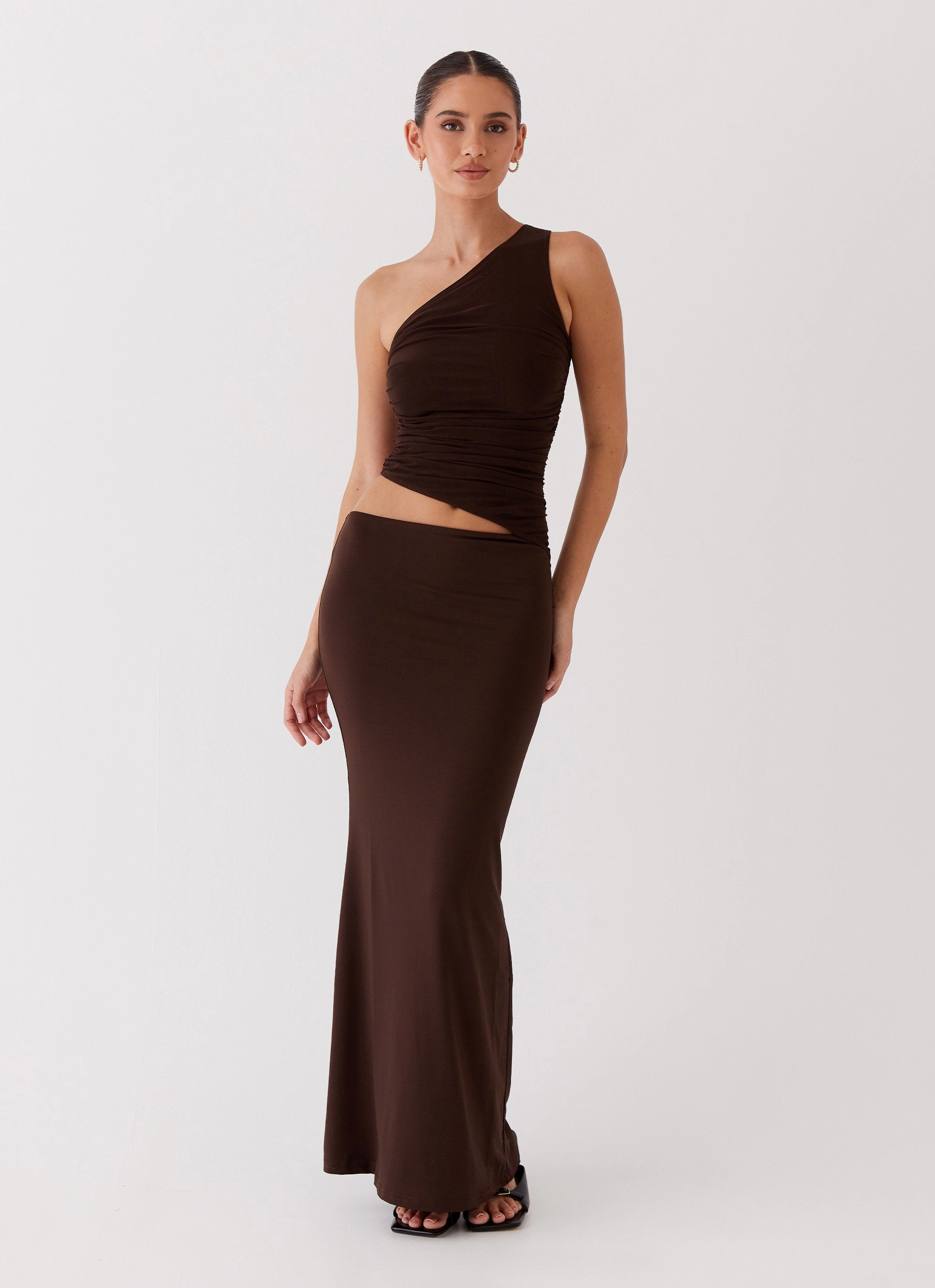 Seranella One Shoulder Maxi Dress - Chocolate Scandi Light light layering