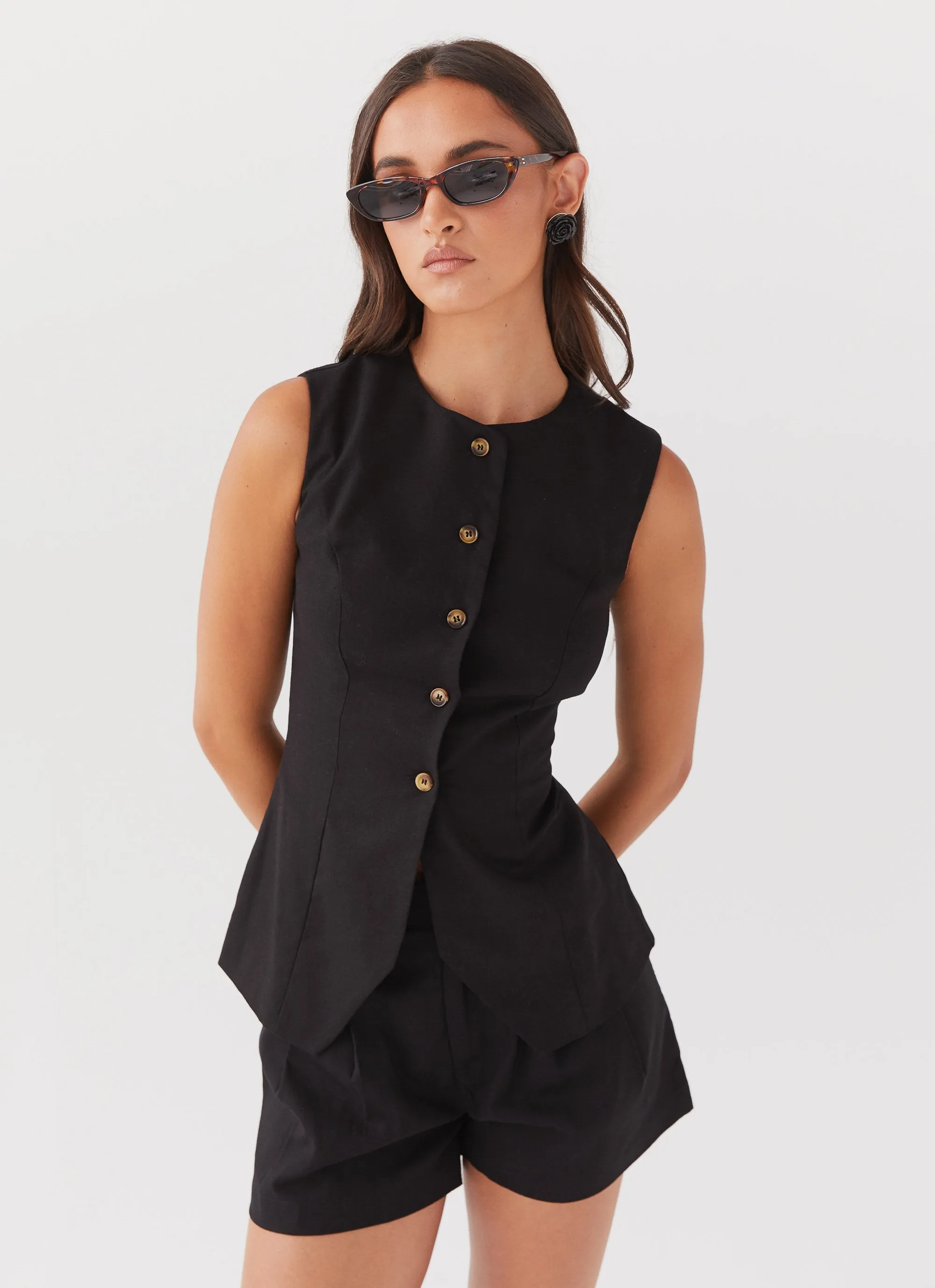 Born For Bordeaux Linen Shorts - Black AllDayComfort