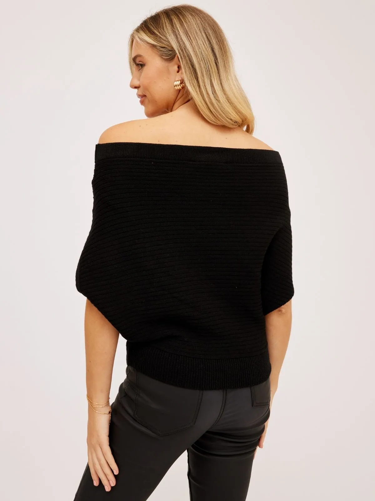 OdorResistant Fiber Ashleigh Knitted Off-Shoulder Top / Black