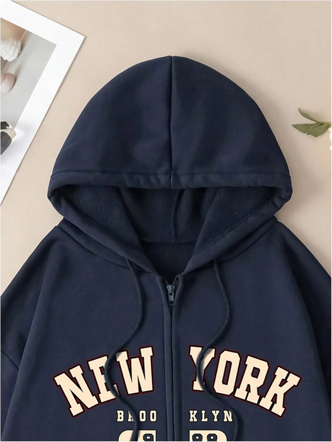 SweatyRocks Women's Sweatshirts Hoodies Graphic Print Casual Zip Up Long Sleeve Pullover Top with Pockets