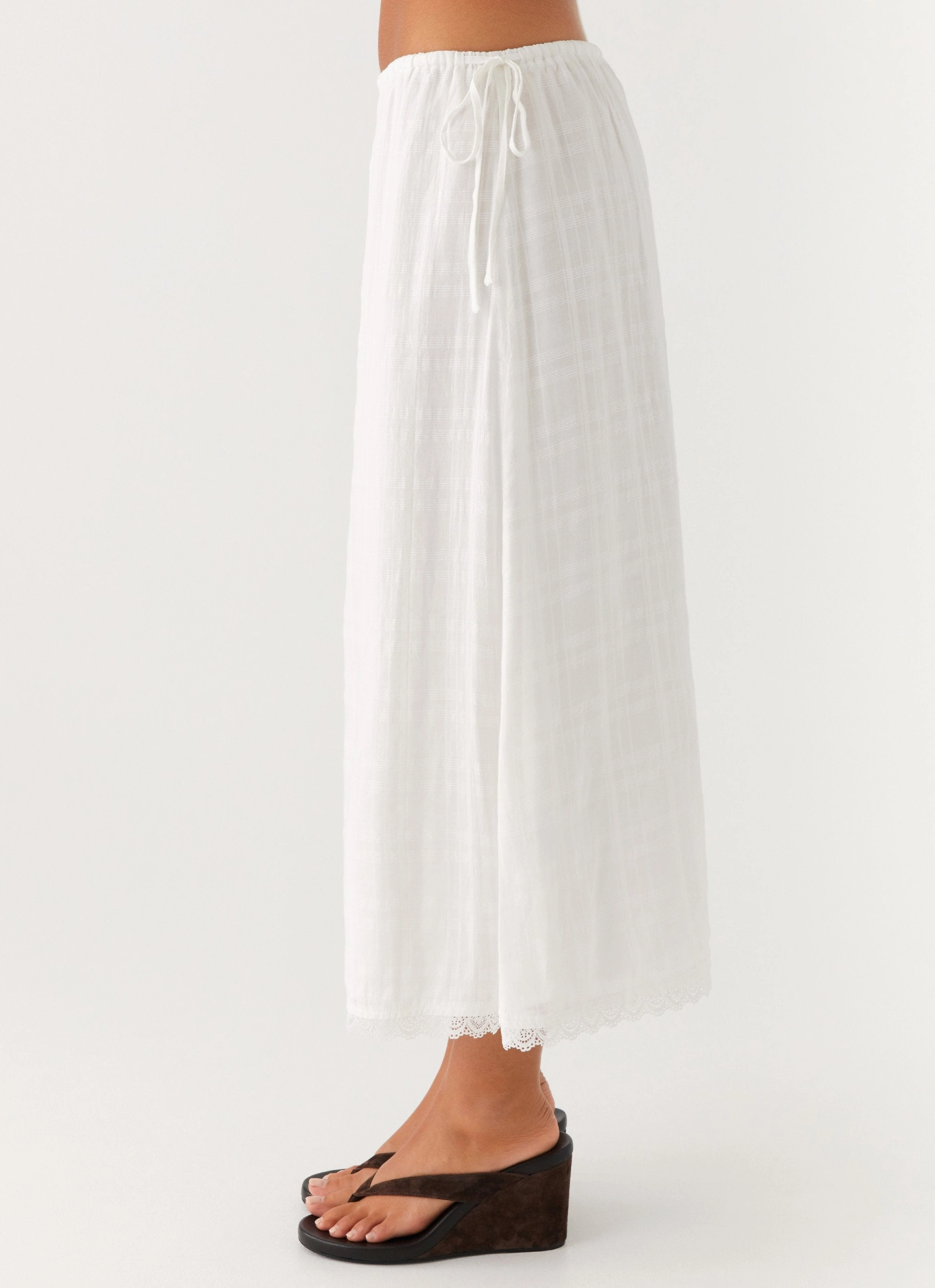 Inverted Pleats Geometric Print Sweet Lullaby Midi Skirt - White