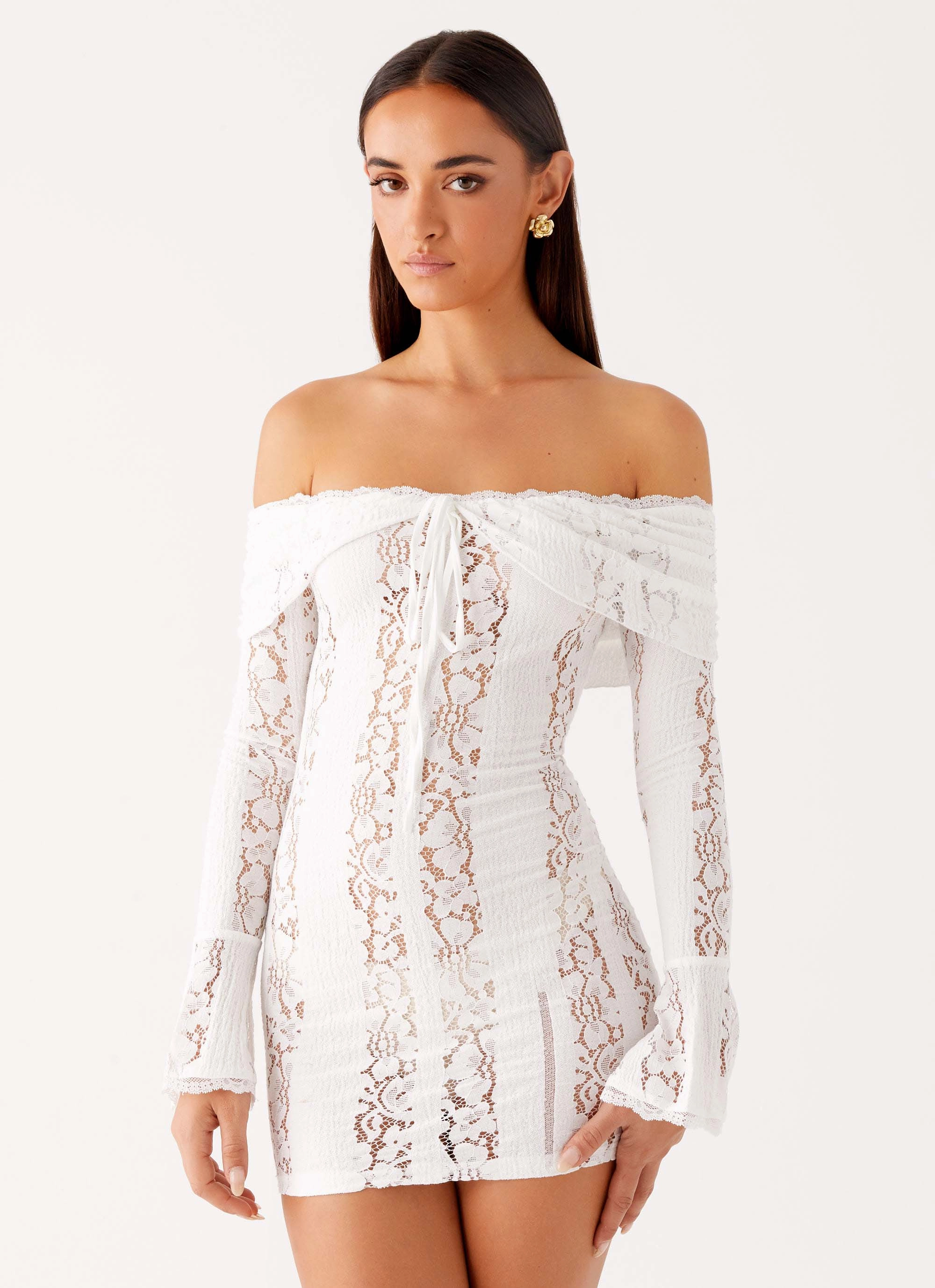 Shape Hug Balanced Tones Syvanna Lace Mini Dress - White