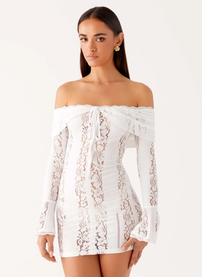 Shape Hug Balanced Tones Syvanna Lace Mini Dress - White