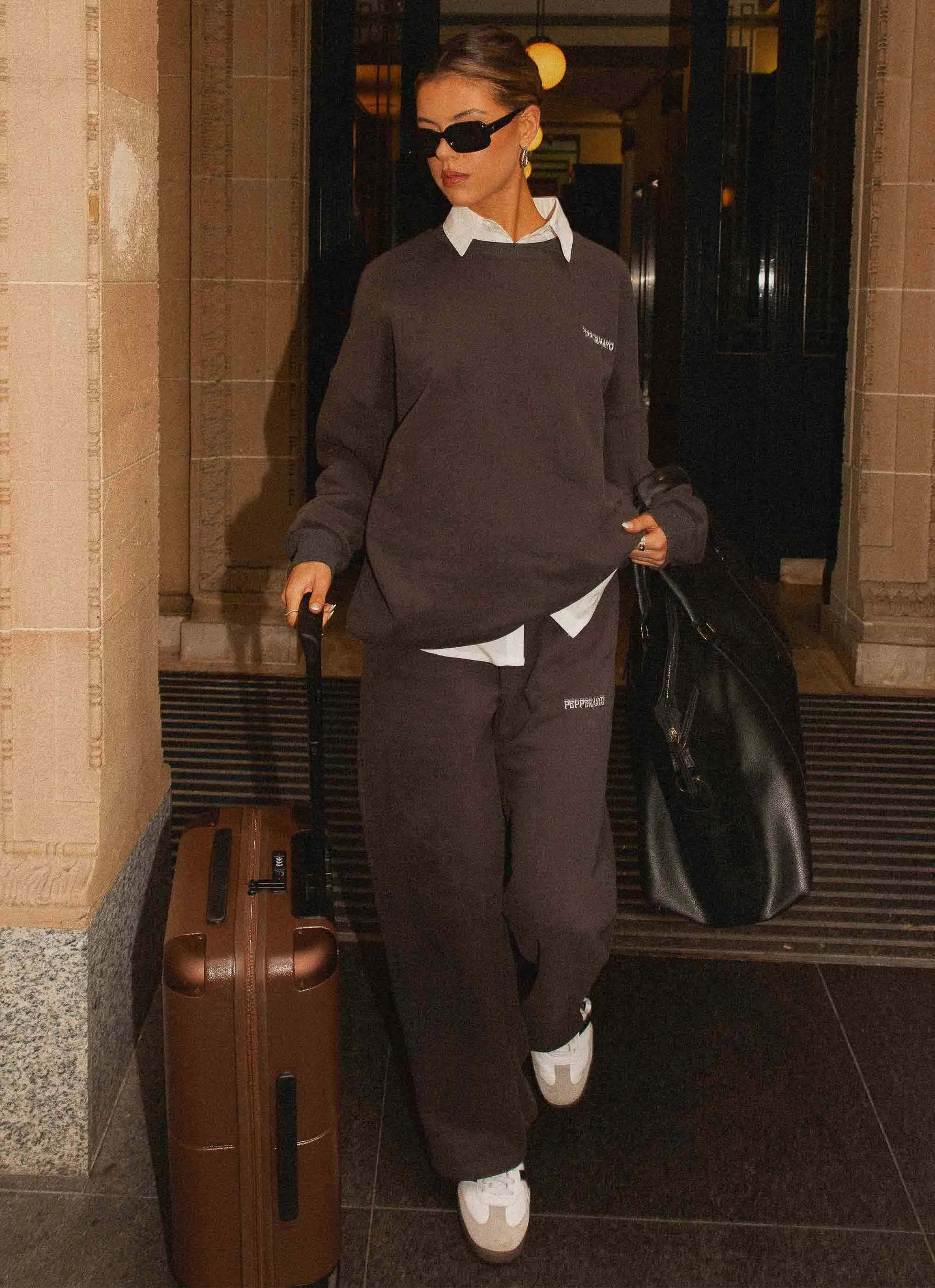 Reinforced Elbow Patches Signature Sweatpants - Charcoal