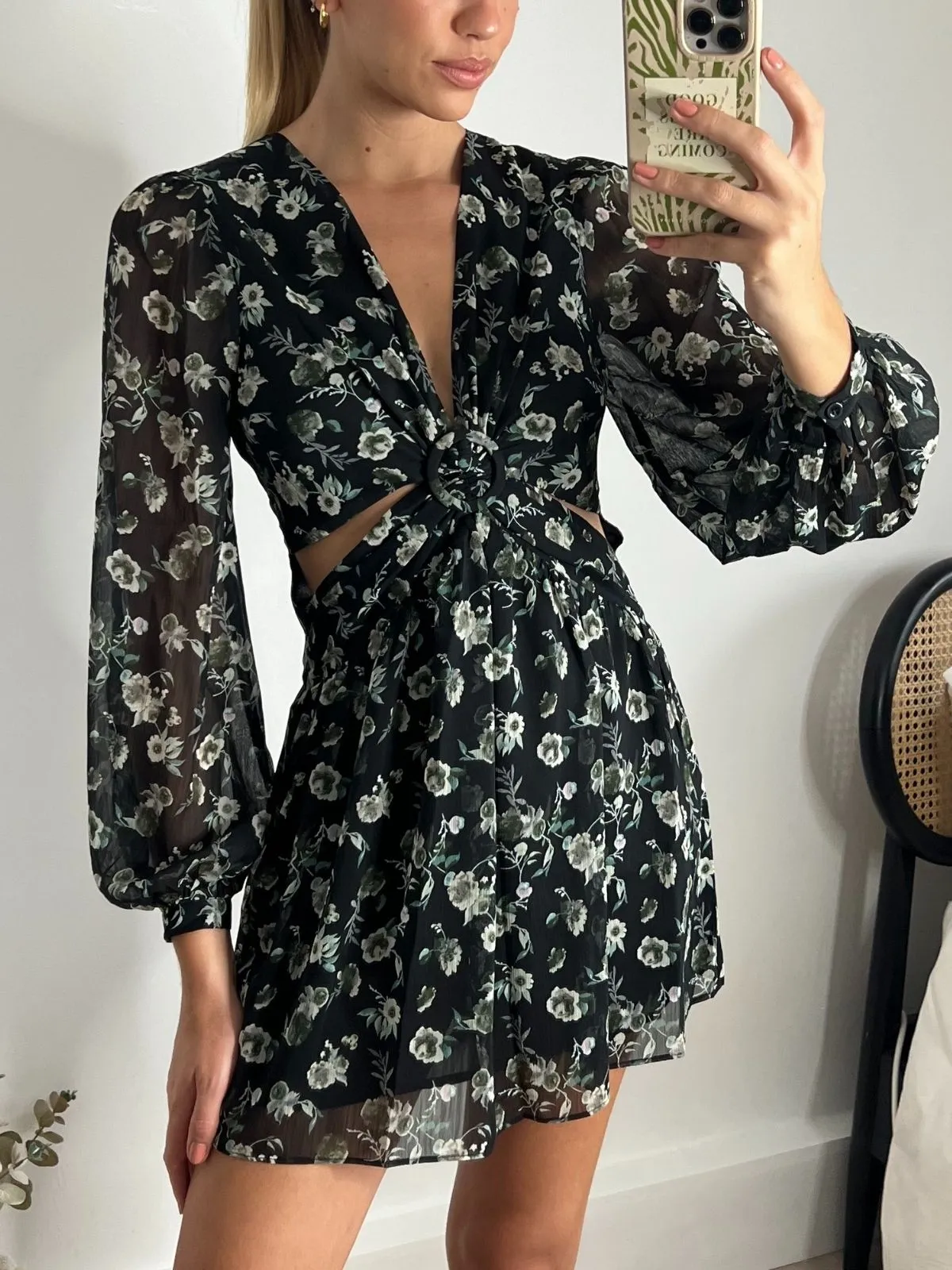 Smooth silhouette Tasha Cut Out Mini dress / Dark Floral