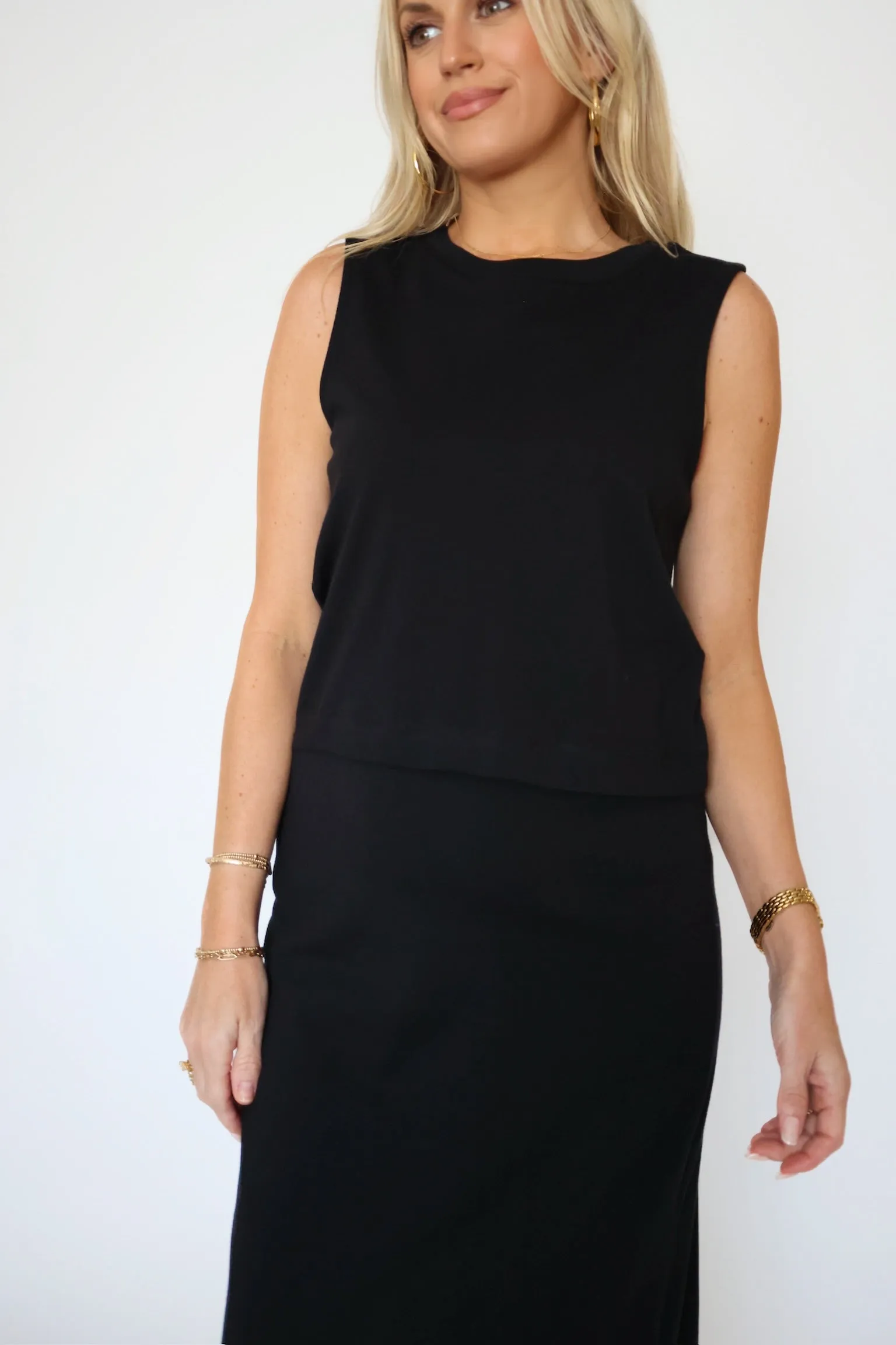 Sloane Jersey Muscle Tank - True Black Light material