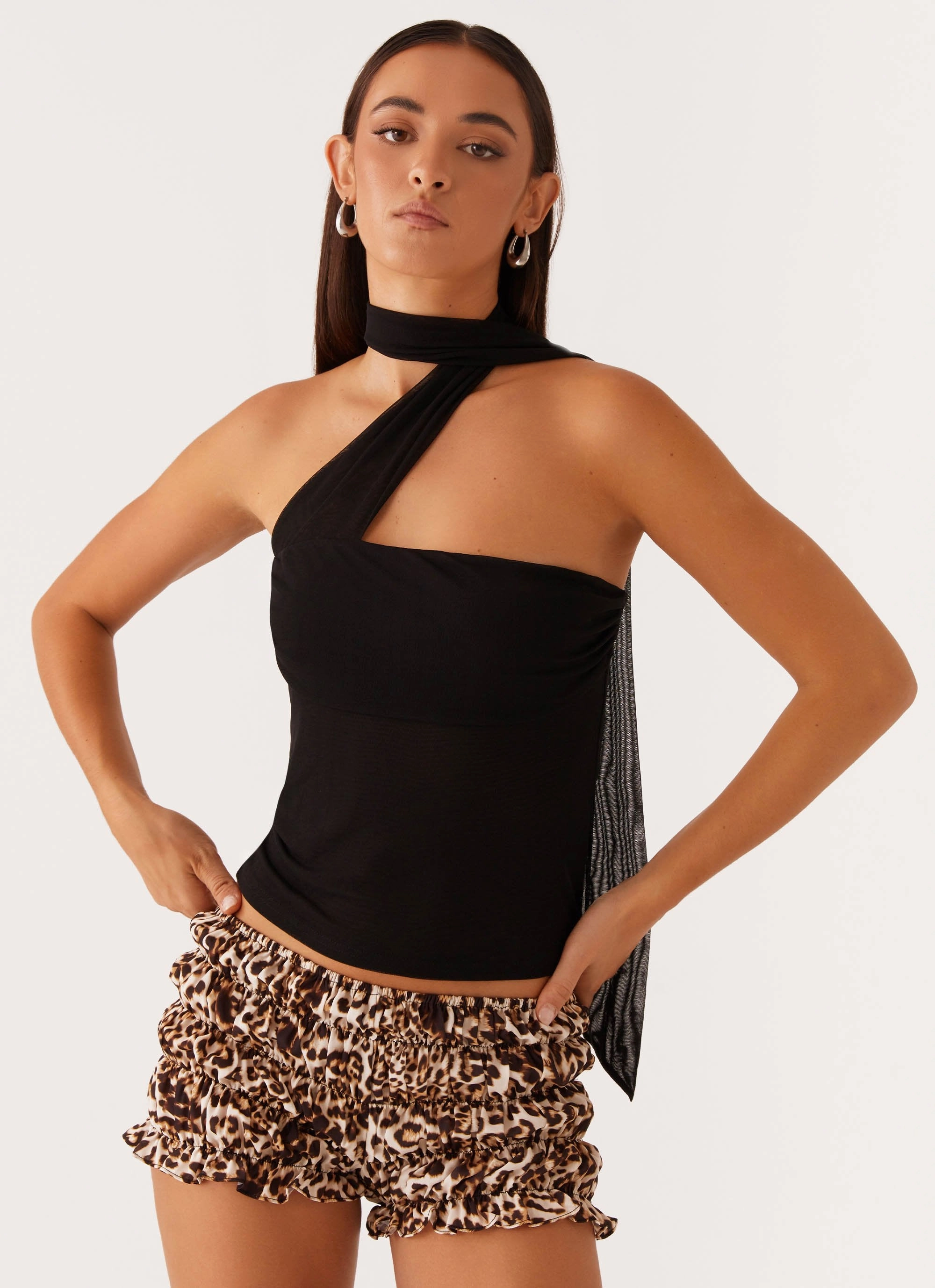 Minimalist Styling Tennessee Top - Black