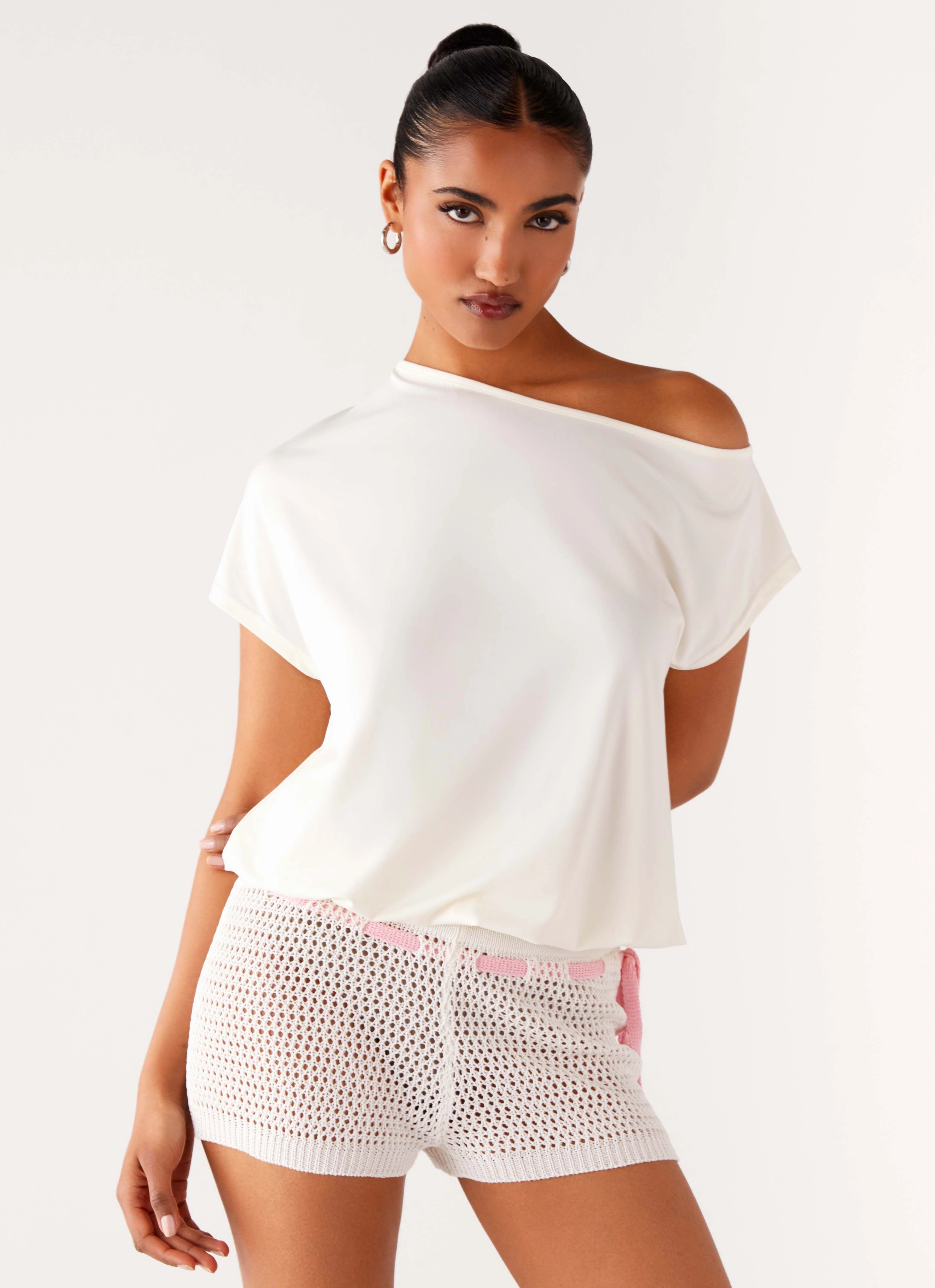 Raeni Off Shoulder Top - Ivory Hidden Pocket Design ConvertibleCollar