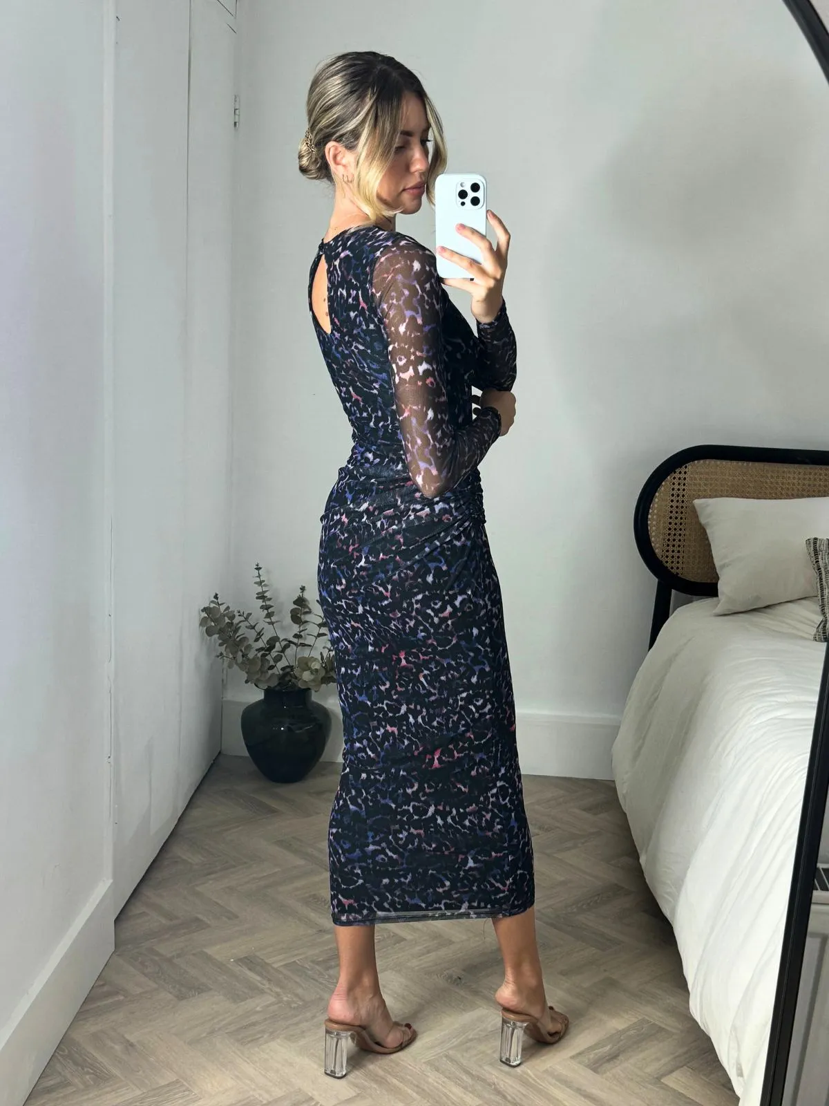 Romantic dinner wear Vacation Vibe Maeva Mesh Long Sleeve Maxi Dress / Purple Animal