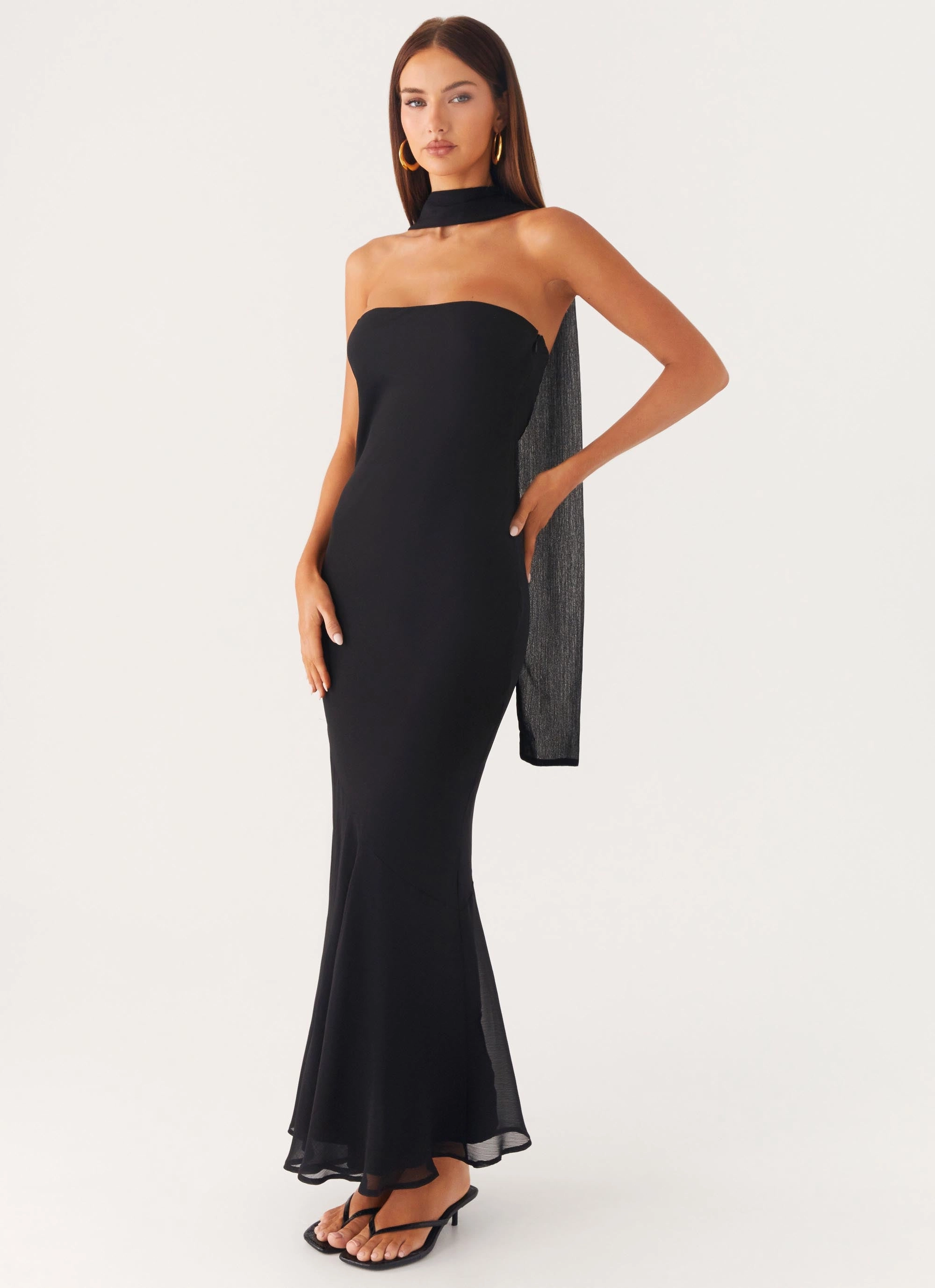 Subtle Fit Smooth Edge Under the Pagoda Maxi Dress - Black