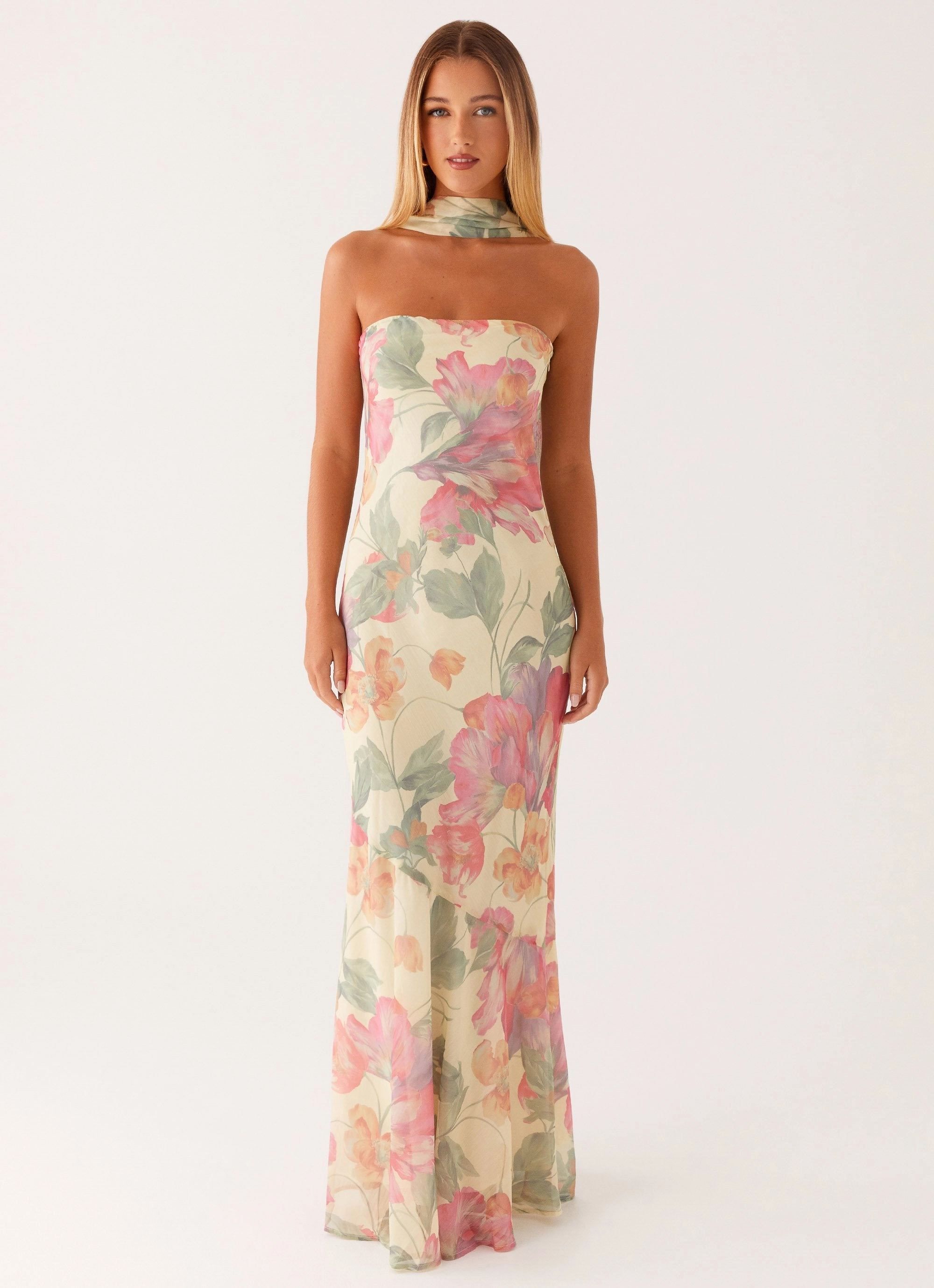 Smart Detail Vibrant Hue Under The Pagoda Maxi Dress - Yellow Peony