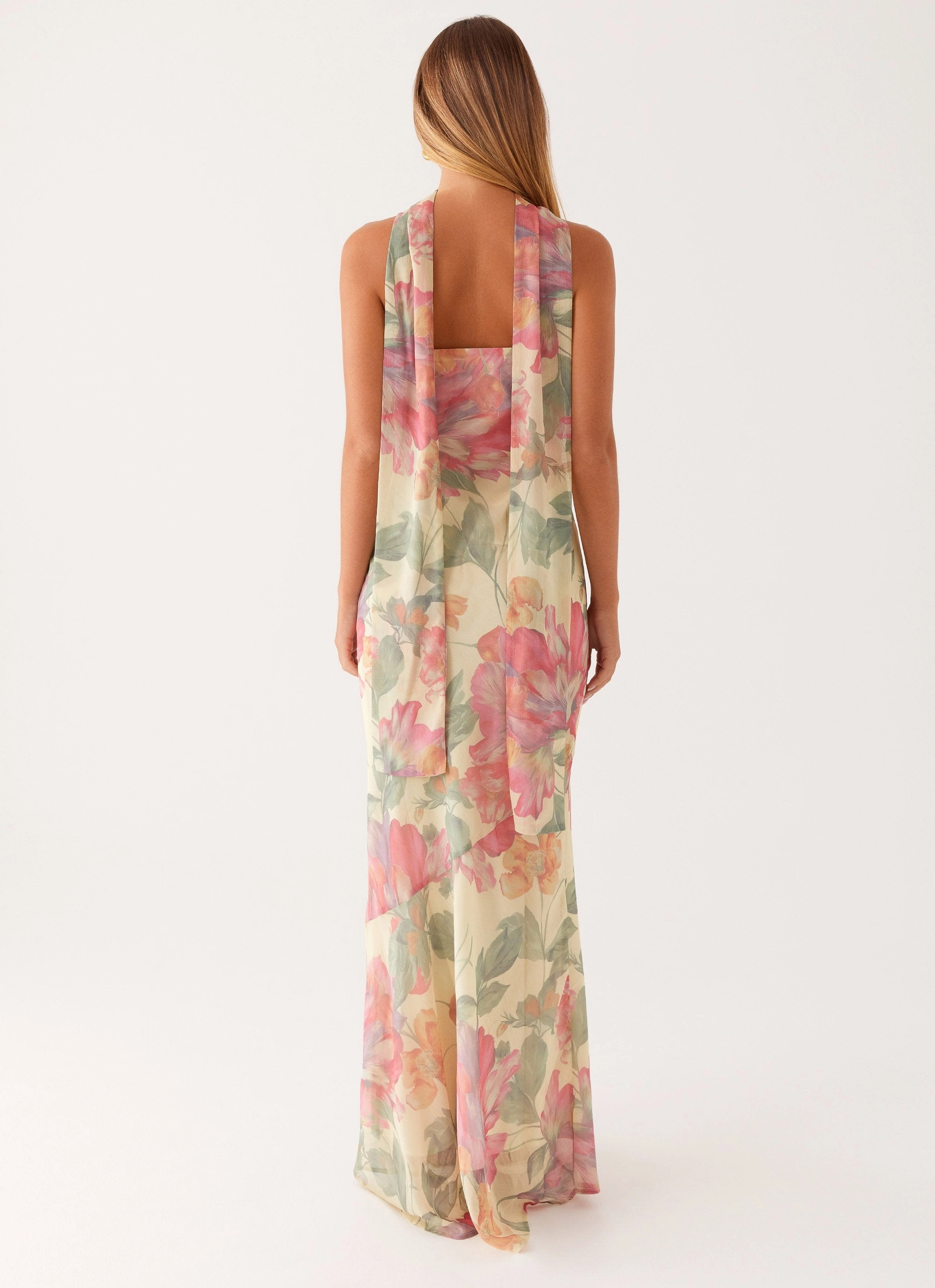 Elegant Detail Under The Pagoda Maxi Dress - Yellow Peony