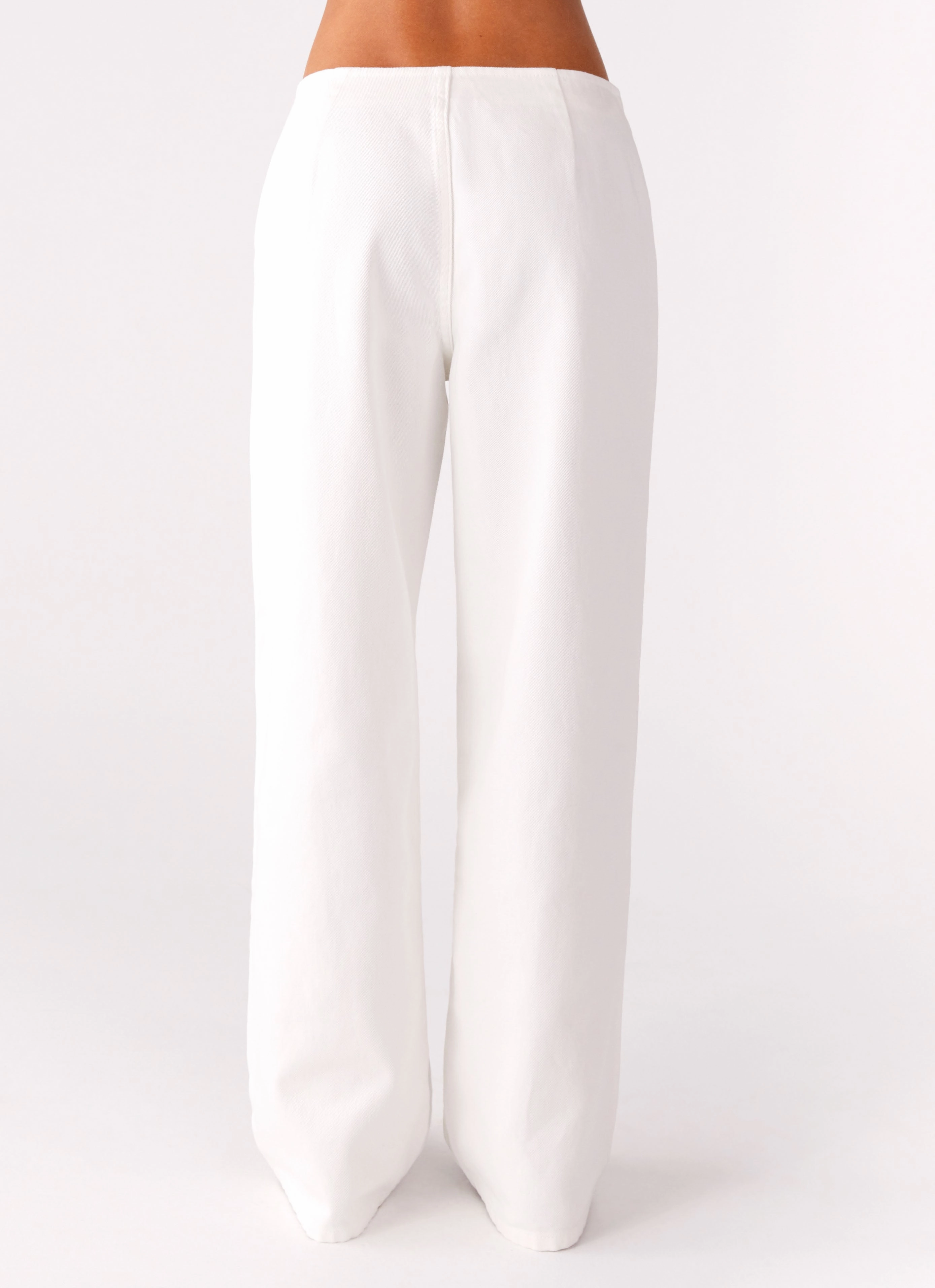 SustainableManufacturing Flattering Design Texas Low Rise Jeans - White