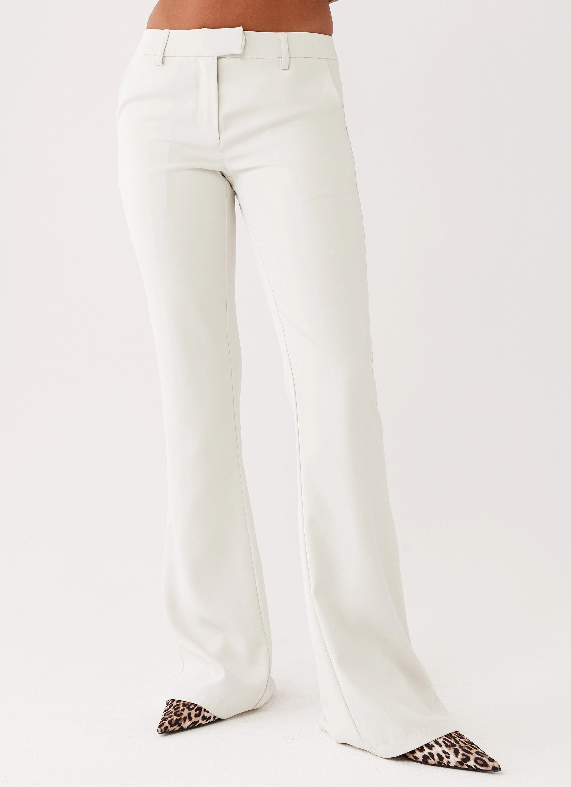 smooth zipper Cyra Low Rise Slim Fit Pants - Ivory