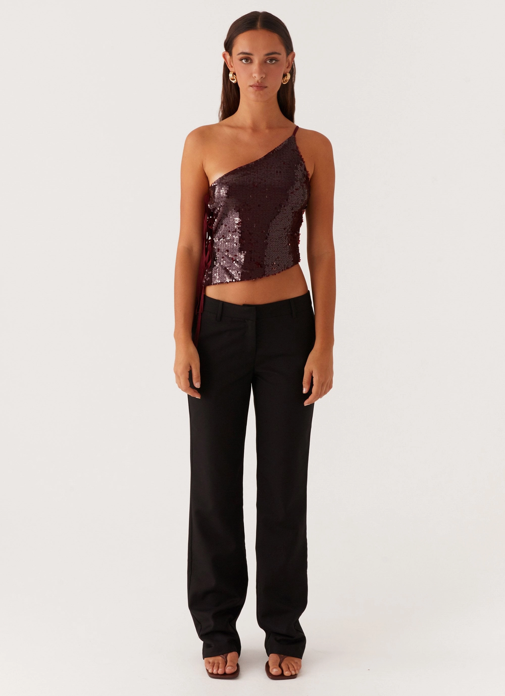 Seamless Shoulder Design WaterproofDesign Cosmopolitan One Shoulder Top - Maroon