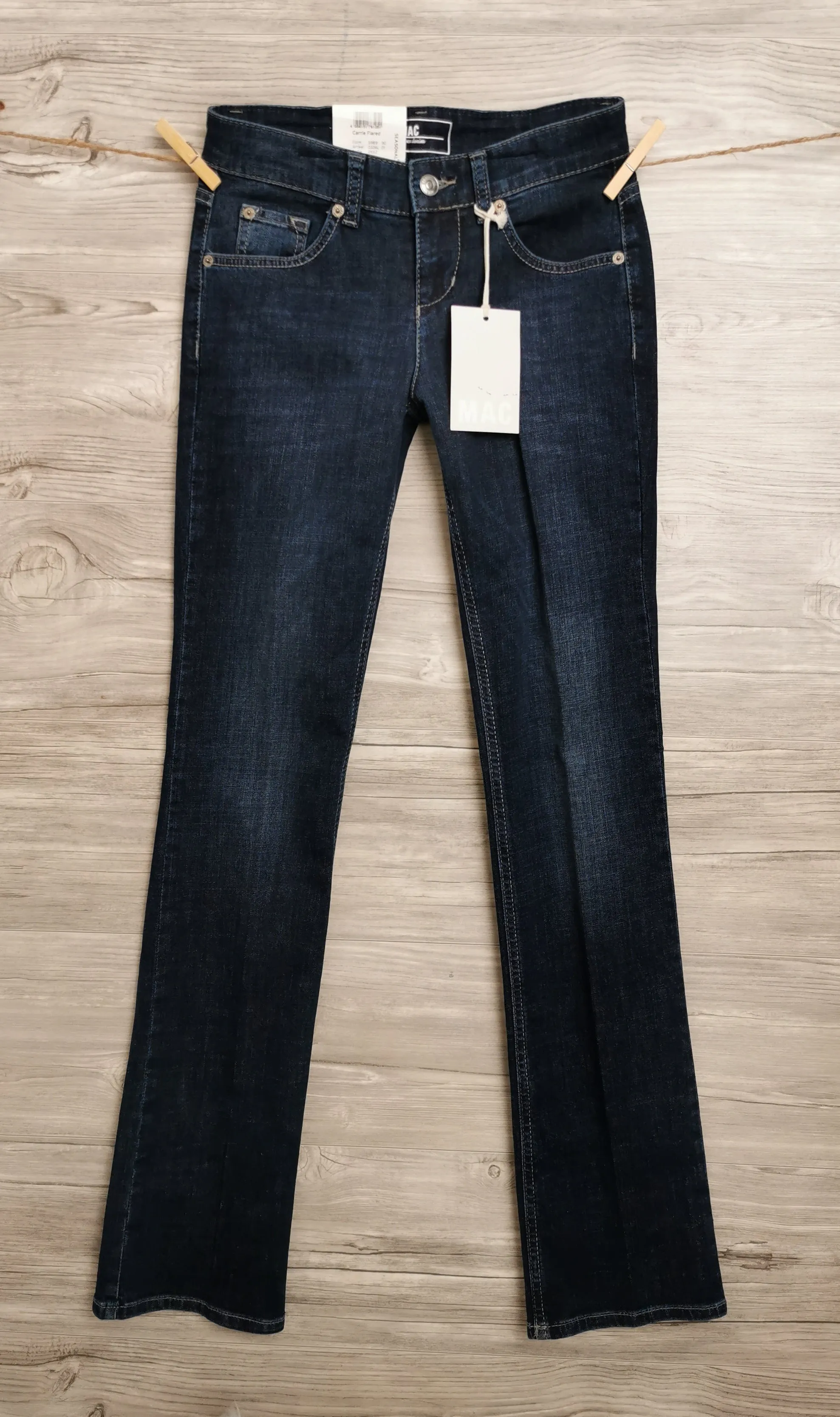 WOMENS SIZE 4 / 34 - MAC Jeans, Carrie Flarred, Darkwash NWT B26