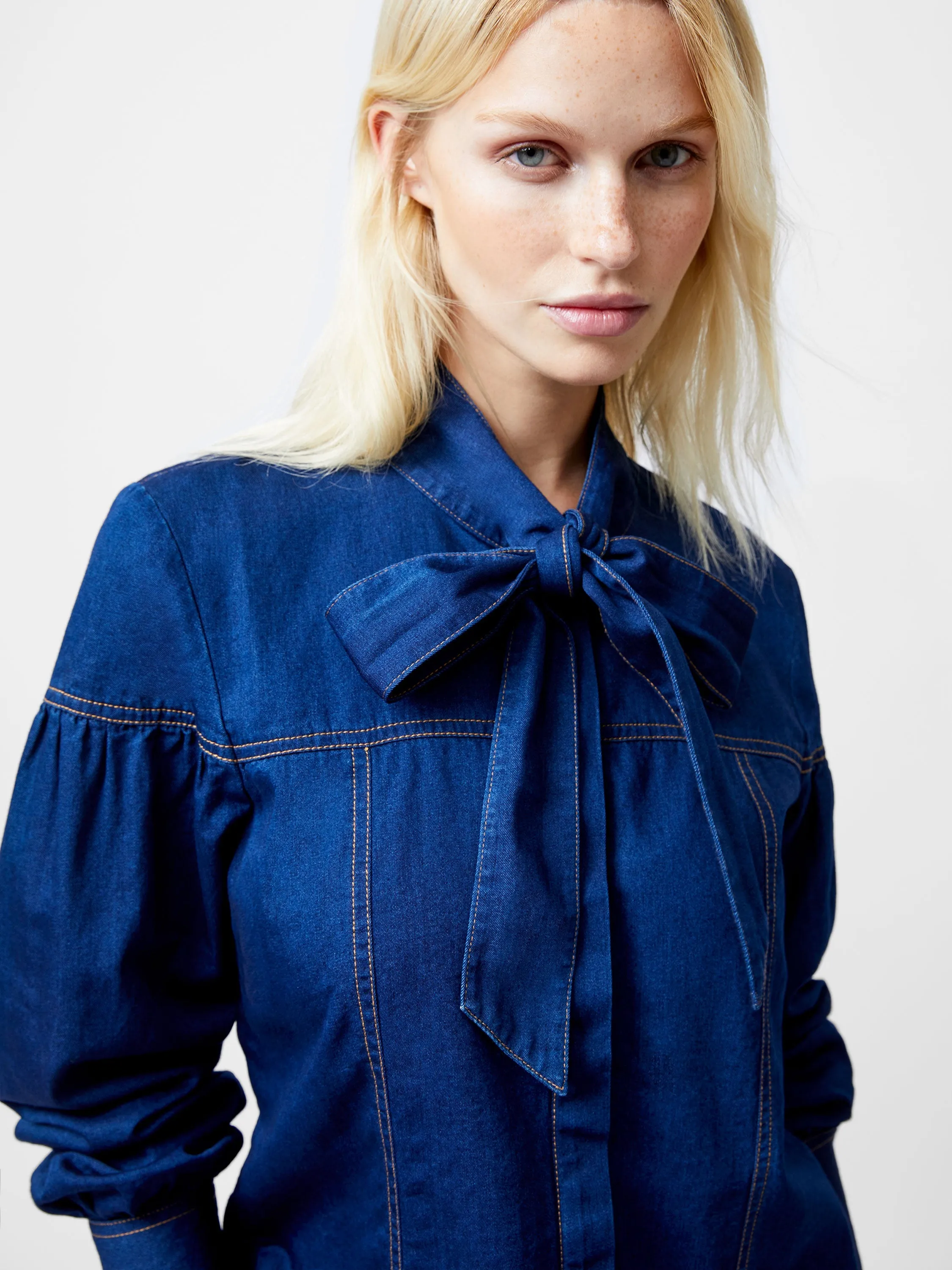 Zaves Chambray Tie Neck Button Up Shirt